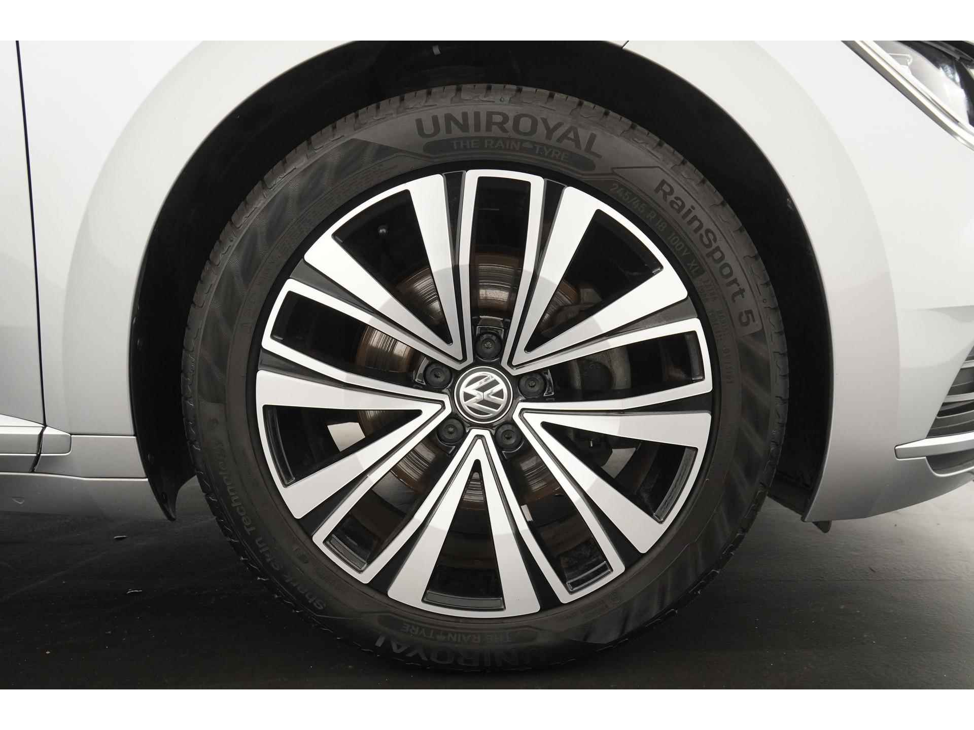 Volkswagen Passat 1.5 TSI Elegance DSG | Arteon | Schuifdak | Active Info Display | Trekhaak Uitklap | Zondag Open! - 31/43
