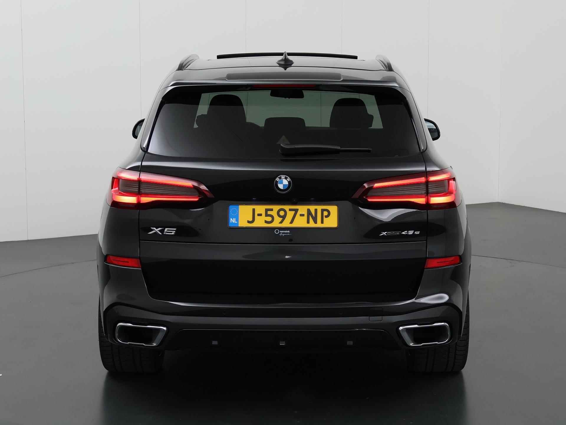 BMW X5 xDrive45e High Executive | M-Sport  | NL Auto | Laser Licht | Harman/Kardon | Comfortstoelen + Geheugen | Navigatie | Panoramadak | Luxe lederen bekleding | LED | DAB | CraftedClarity | 22" Lichtmetaal | HUD | - 5/56