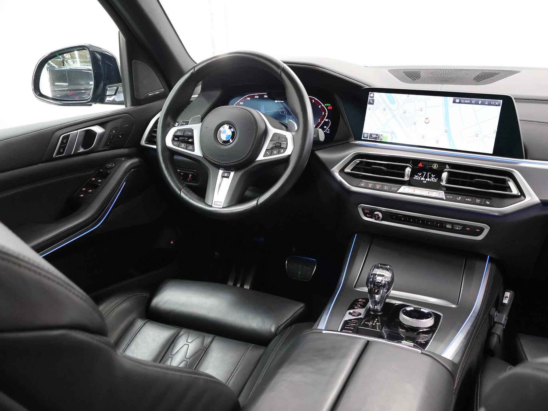 BMW X5 xDrive45e High Executive | M-Sport  | NL Auto | Laser Licht | Harman/Kardon | Comfortstoelen + Geheugen | Navigatie | Panoramadak | Luxe lederen bekleding | LED | DAB | CraftedClarity | 22" Lichtmetaal | HUD | - 10/56