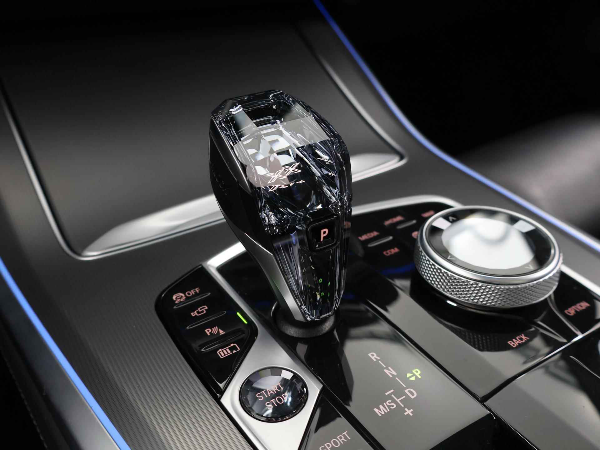 BMW X5 xDrive45e High Executive | M-Sport  | NL Auto | Laser Licht | Harman/Kardon | Comfortstoelen + Geheugen | Navigatie | Panoramadak | Luxe lederen bekleding | LED | DAB | CraftedClarity | 22" Lichtmetaal | HUD | - 31/56