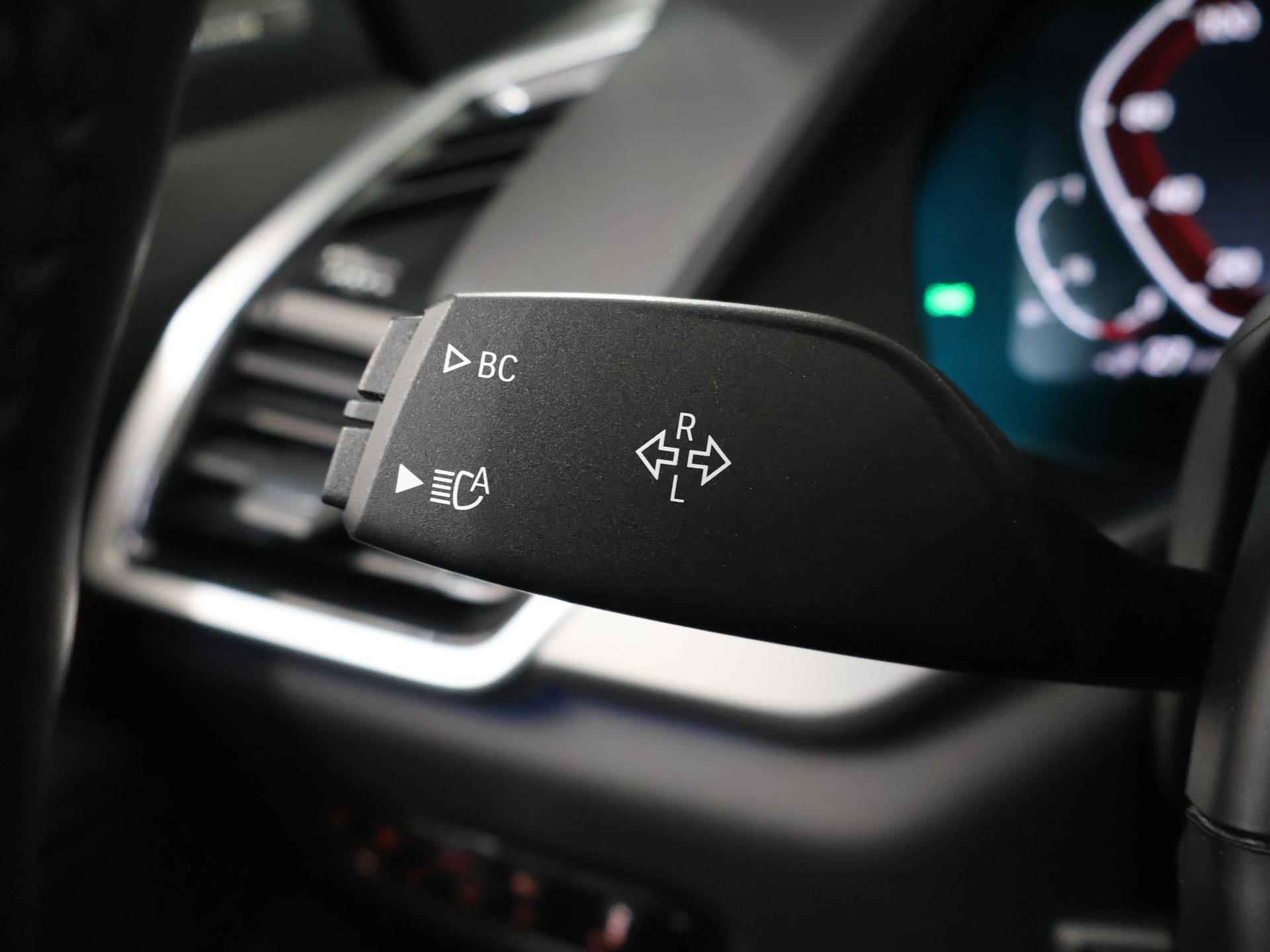 BMW X5 xDrive45e High Executive | M-Sport  | NL Auto | Laser Licht | Harman/Kardon | Comfortstoelen + Geheugen | Navigatie | Panoramadak | Luxe lederen bekleding | LED | DAB | CraftedClarity | 22" Lichtmetaal | HUD | - 38/56