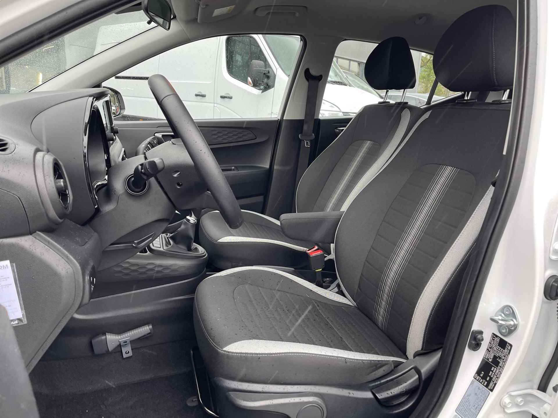 Hyundai i10 1.0 Comfort *NIEUW MODEL* | Apple Carplay/Android Auto | Camera | Cruise Control | Airco | Bluetooth Tel. | DAB | Rijklaarprijs! - 9/25