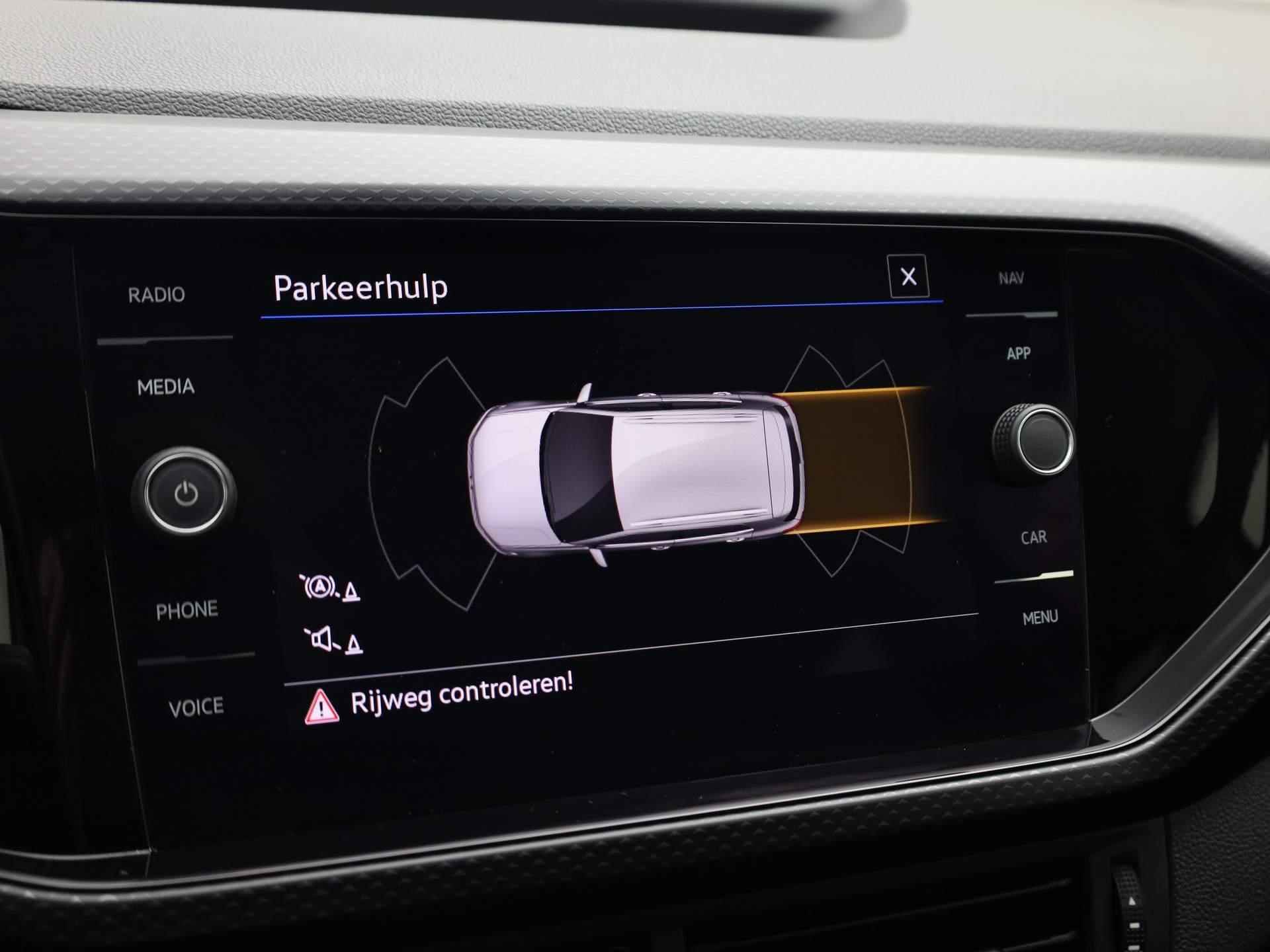 Volkswagen T-Cross 1.0TSI/110PK Advance DSG · Navigatie · Parkeersensoren · Stoelverwarming - 11/37