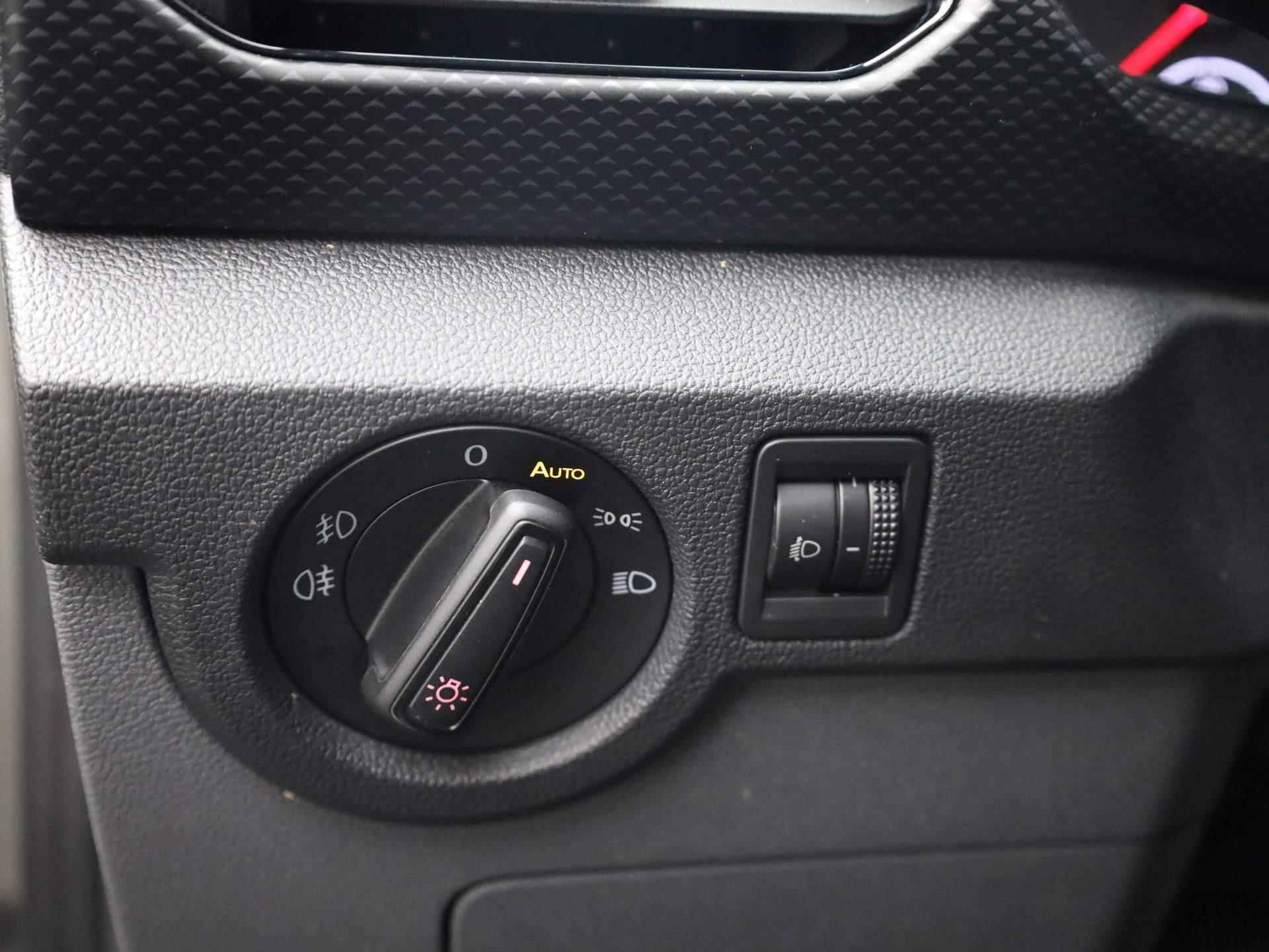 Volkswagen T-Cross 1.0TSI/110PK Advance DSG · Navigatie · Parkeersensoren · Stoelverwarming - 20/37