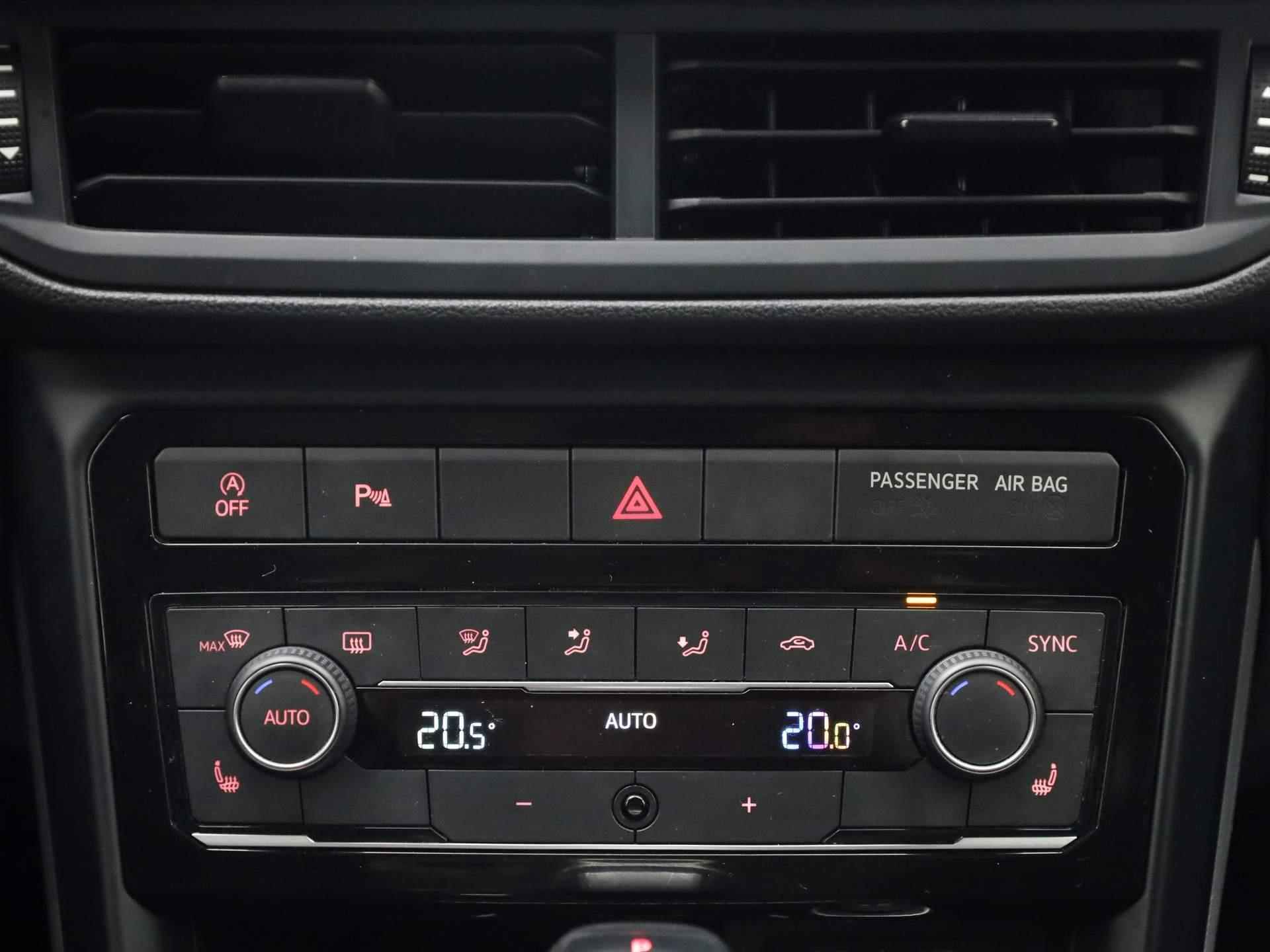 Volkswagen T-Cross 1.0TSI/110PK Advance DSG · Navigatie · Parkeersensoren · Stoelverwarming - 22/37