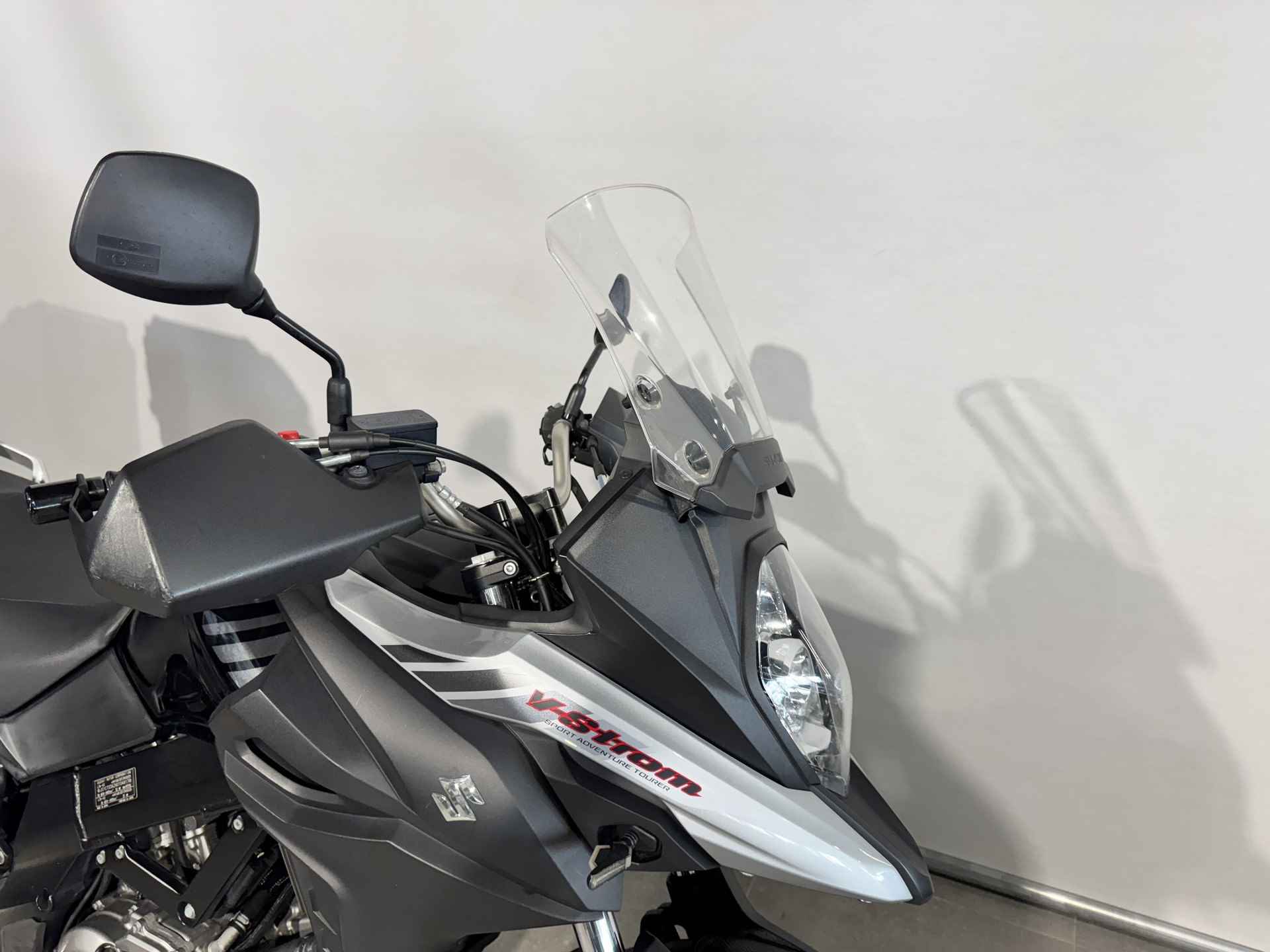 Suzuki DL 650 ABS V STROM - 2/9