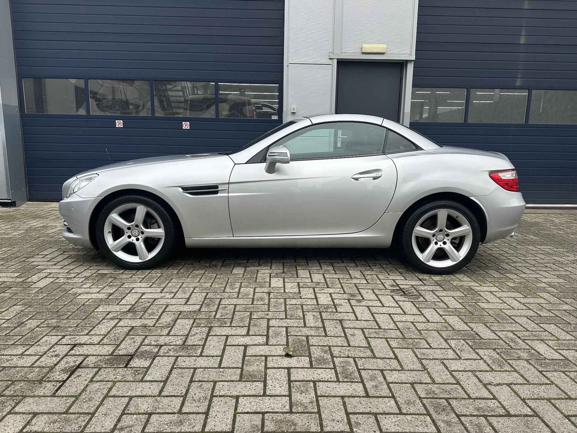 Mercedes-Benz SLK SLK 200 Automaar Roadster | Panoramavariodak | Parktronic | Stoelverwarming | Airco | Airscarf | Spiegelpakket - 2/20