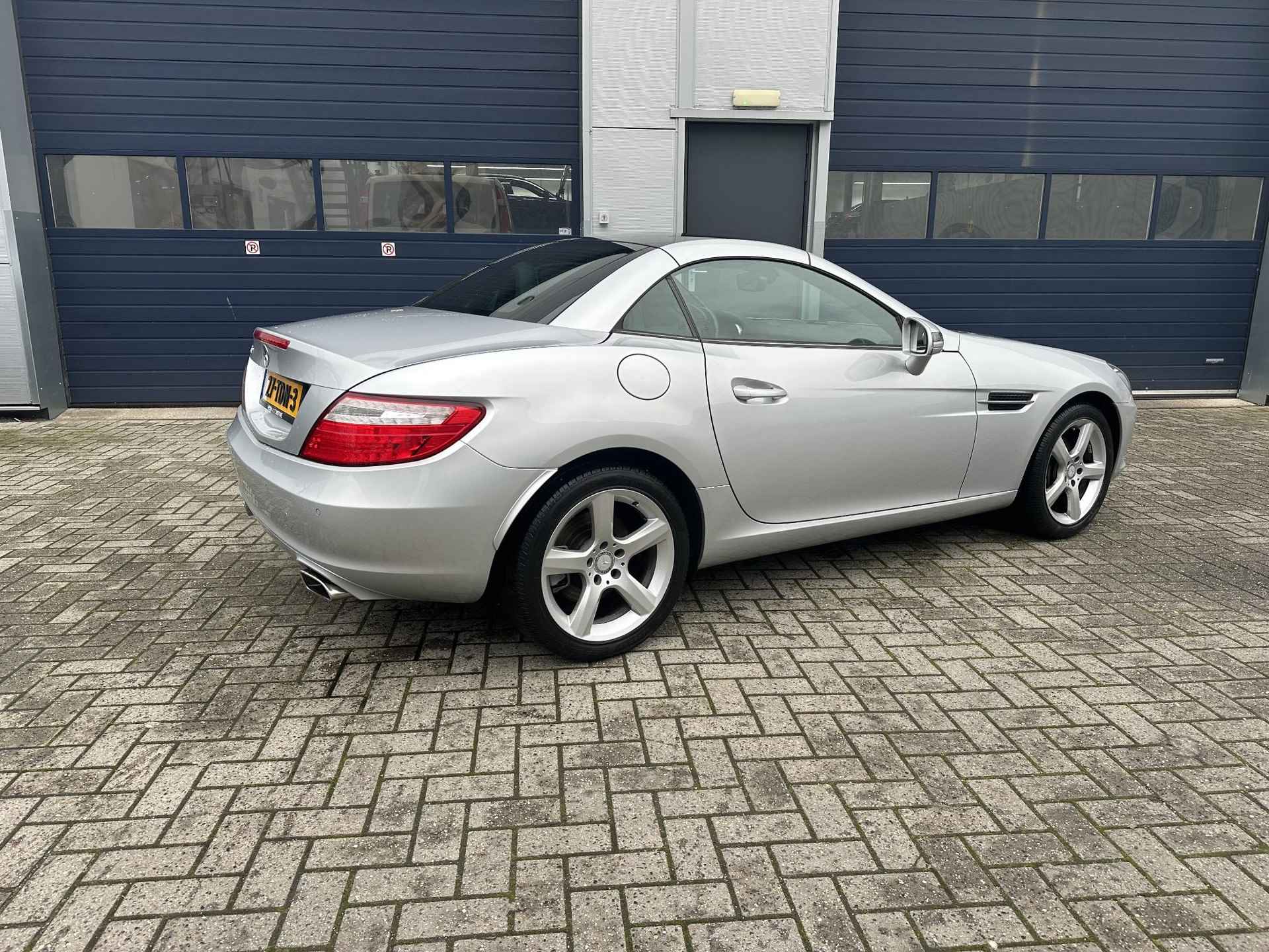 Mercedes-Benz SLK SLK 200 Automaar Roadster | Panoramavariodak | Parktronic | Stoelverwarming | Airco | Airscarf | Spiegelpakket - 4/20