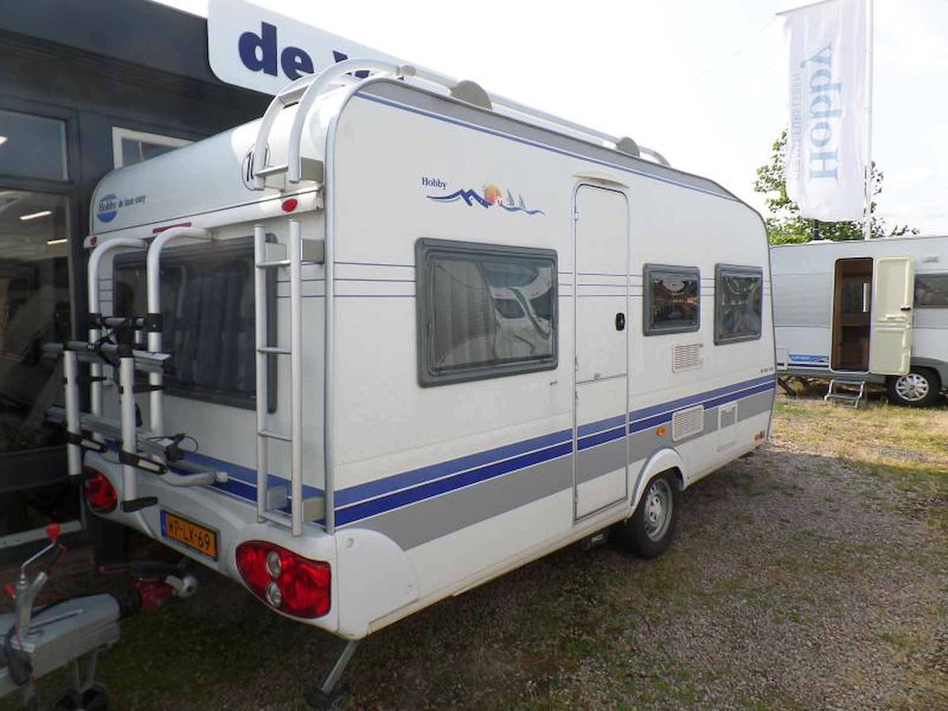 Hobby De luxe Easy 450 UB Voortent en Mover - 3/14