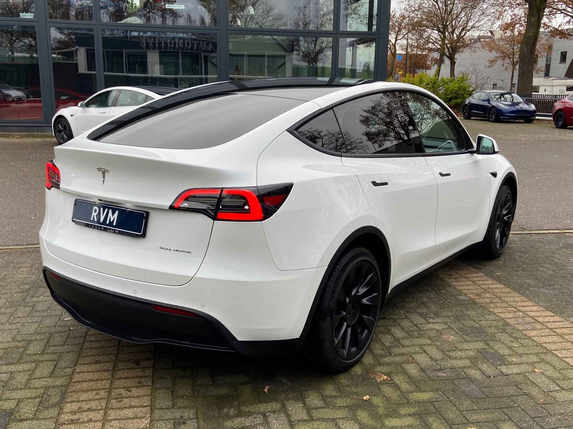 Tesla Model Y Long Range AWD 75 kWh | AUTOPILOT | PANO | LEDER | TESLA GARANTIE T/M 9-2026 - 5/28