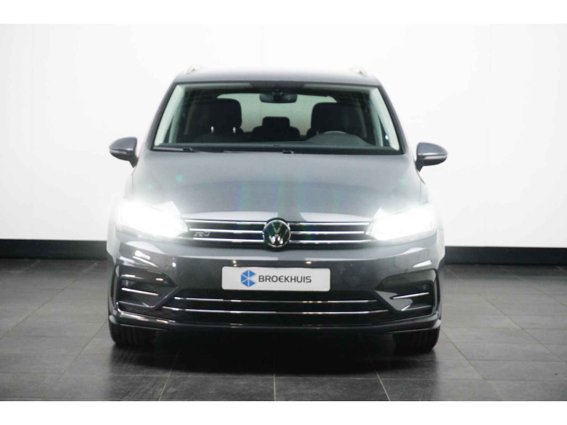 Volkswagen Touran 1.5 TSI 150 pk R-line 7p 7-DSG | Trekhaak | Standkachel | A-uitrij camera | - 3/28