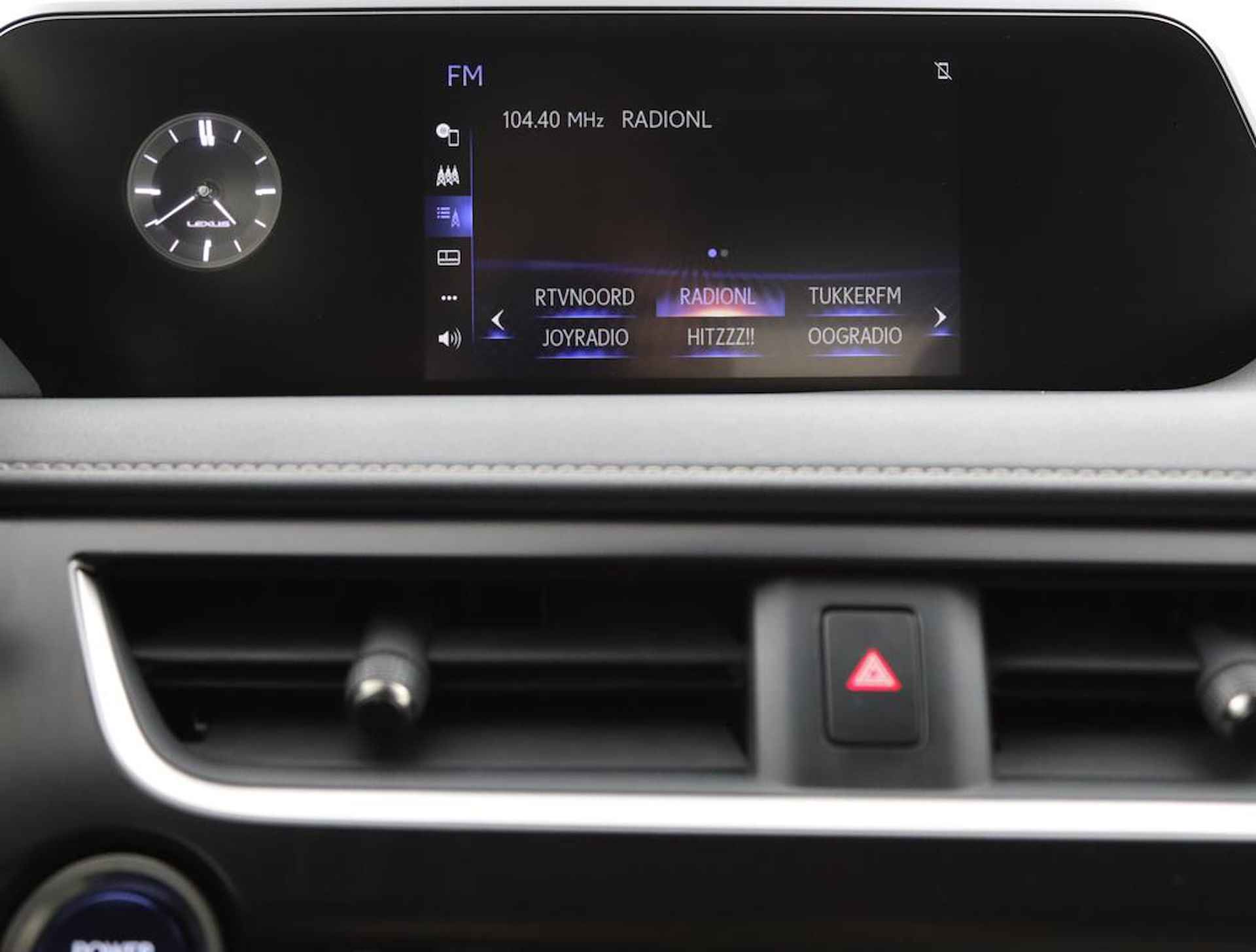 Lexus UX 250h Luxury Line | Blind Spot Monitor | Stoelverwarming | Parkeersensoren | Navigatie | - 9/61