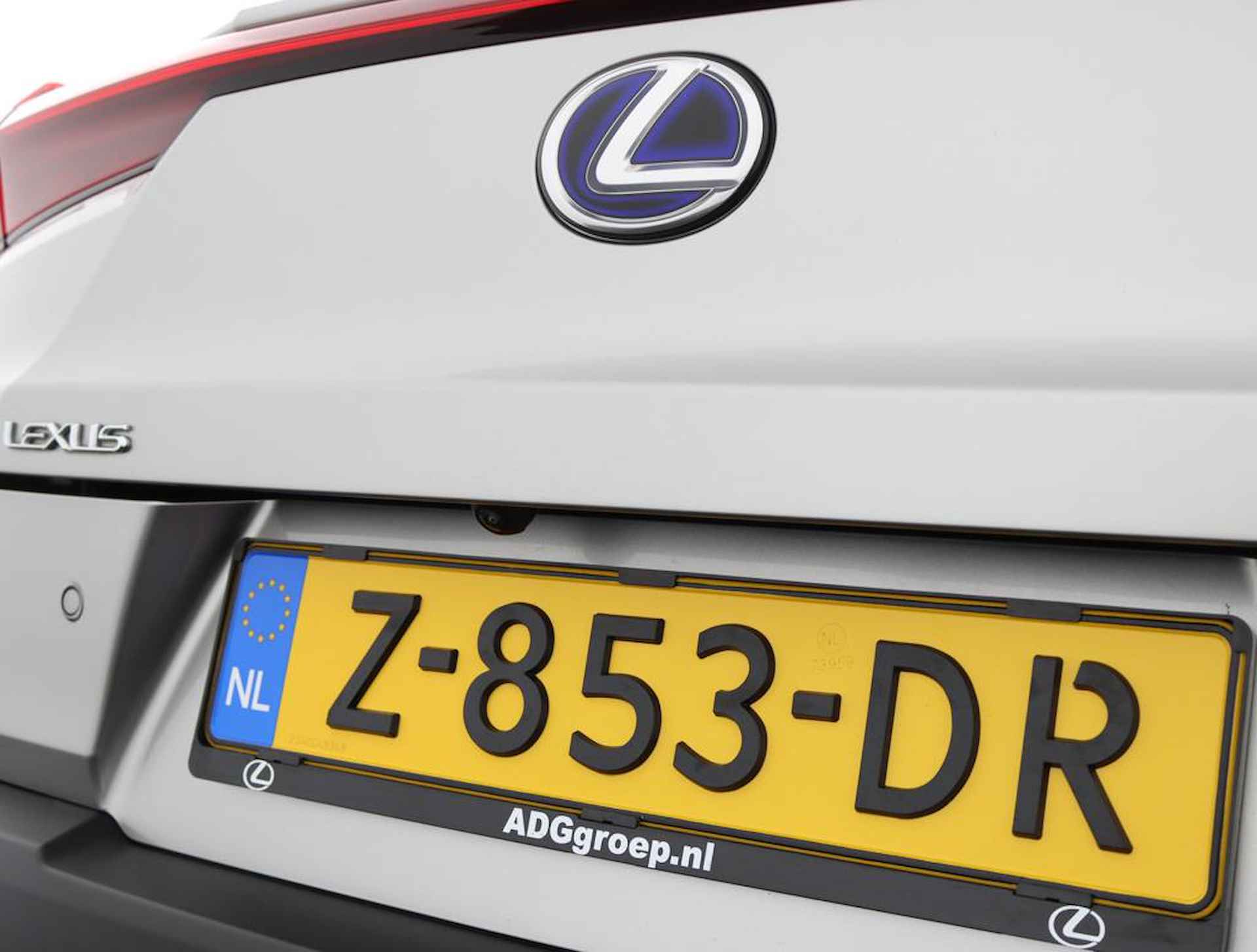 Lexus UX 250h Luxury Line | Blind Spot Monitor | Stoelverwarming | Parkeersensoren | Navigatie | - 40/61