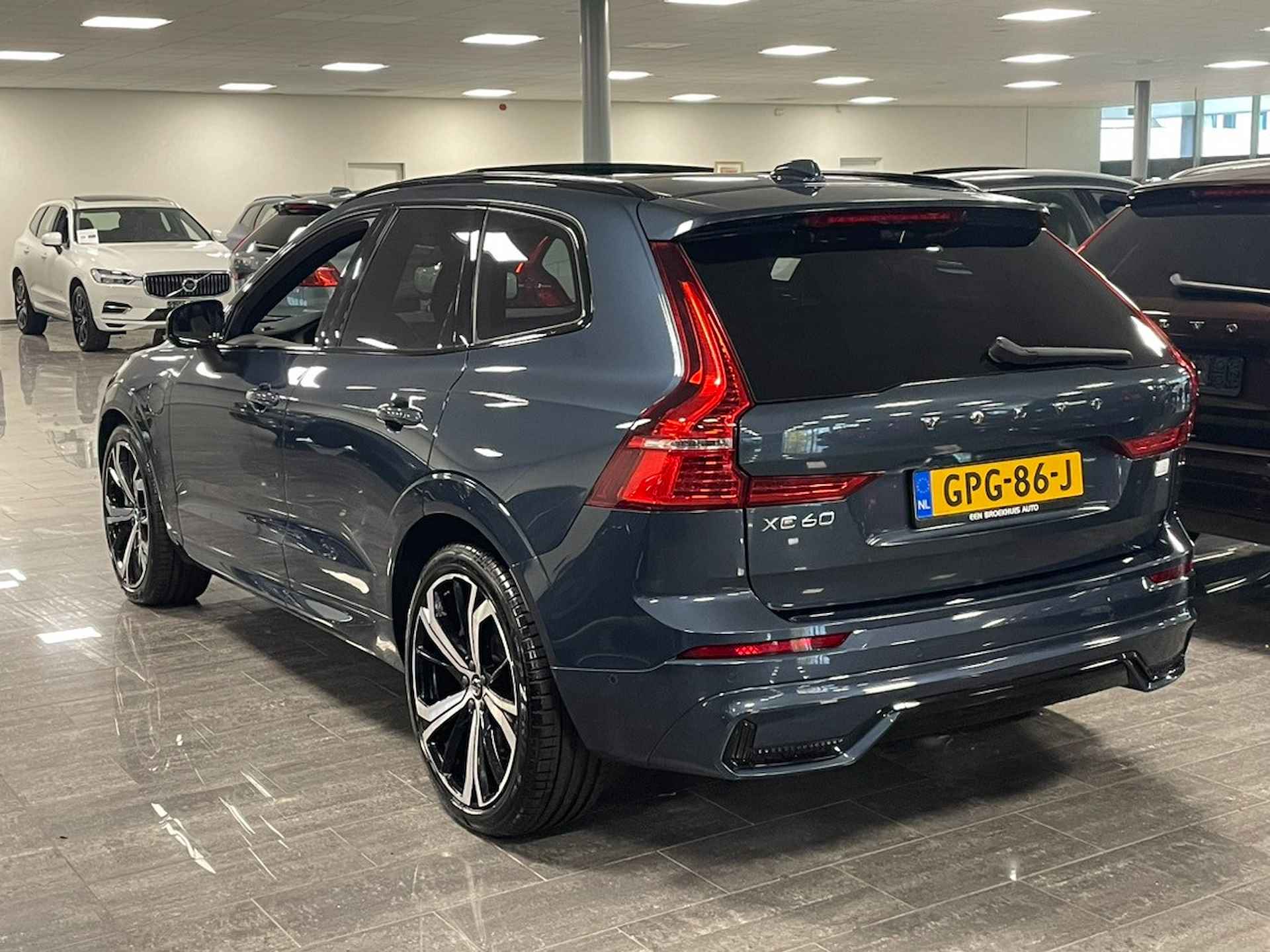 Volvo XC60 T6 AWD Recharge Ultimate Dark | Luchtvering | Bowers & Wilkins | 360° Camera | Head-Up display | Adaptieve Cruise Control | Full - 4/41