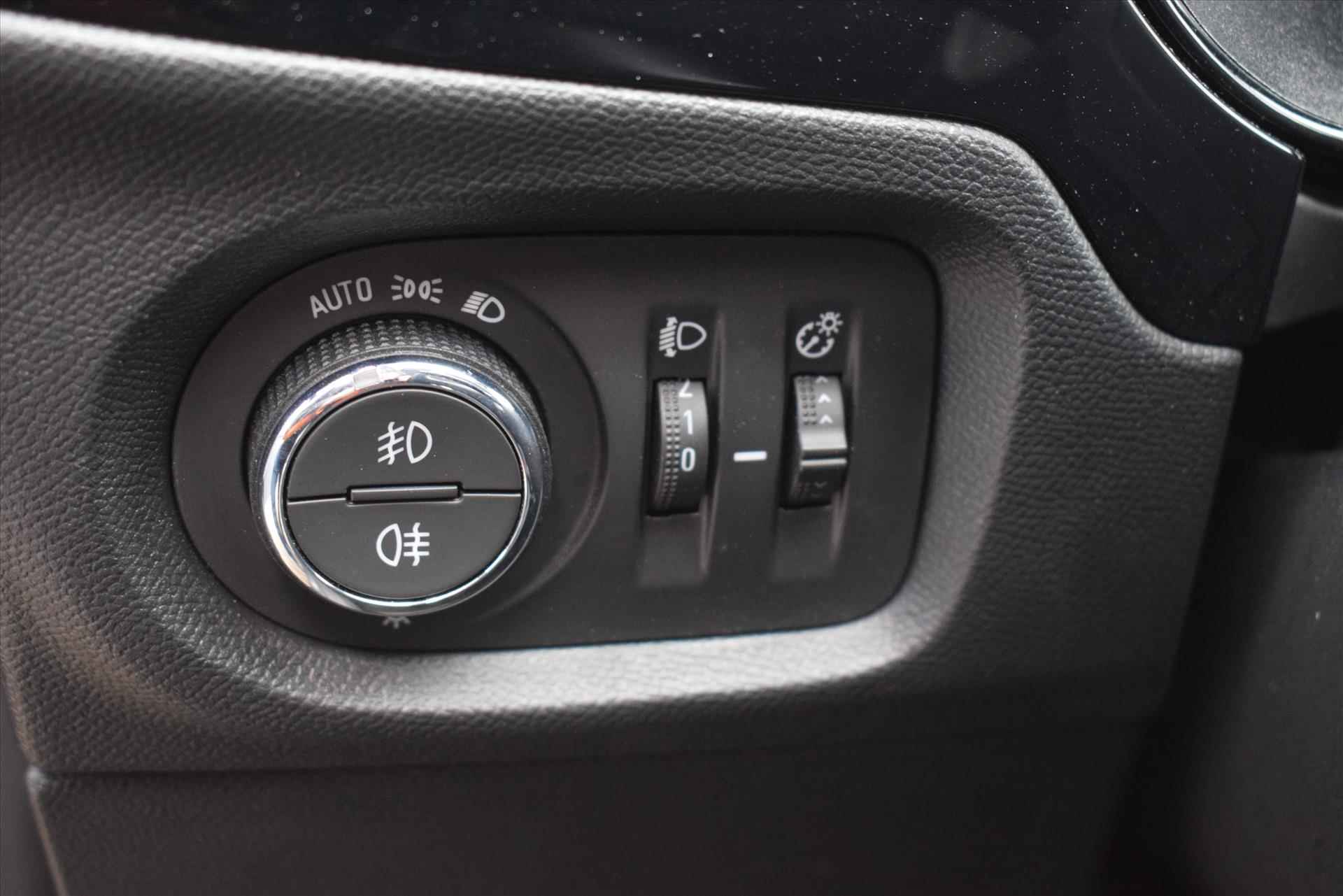 Opel Corsa 1.2 Turbo Start/Stop 100pk Elegance Apple CarPlay / LED verlichting - 19/25