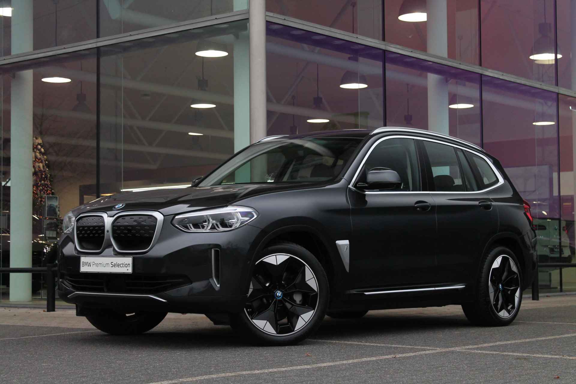 BMW iX3 High Executive / Adaptieve LED / Sportstoelen / Head-Up / Parking Assistant Plus / Gesture Control / Comfort Access - 3/48