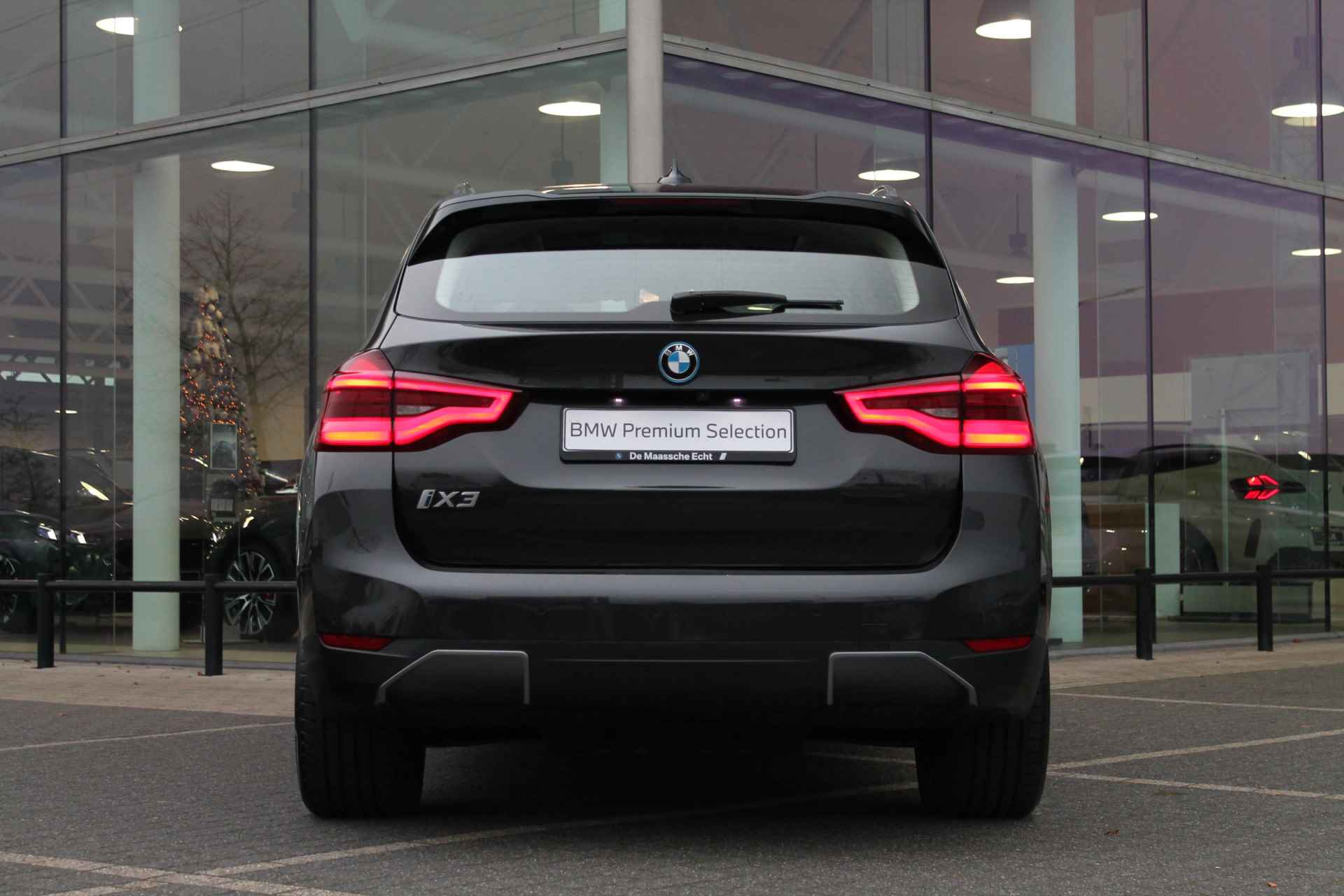 BMW iX3 High Executive / Adaptieve LED / Sportstoelen / Head-Up / Parking Assistant Plus / Gesture Control / Comfort Access - 11/48