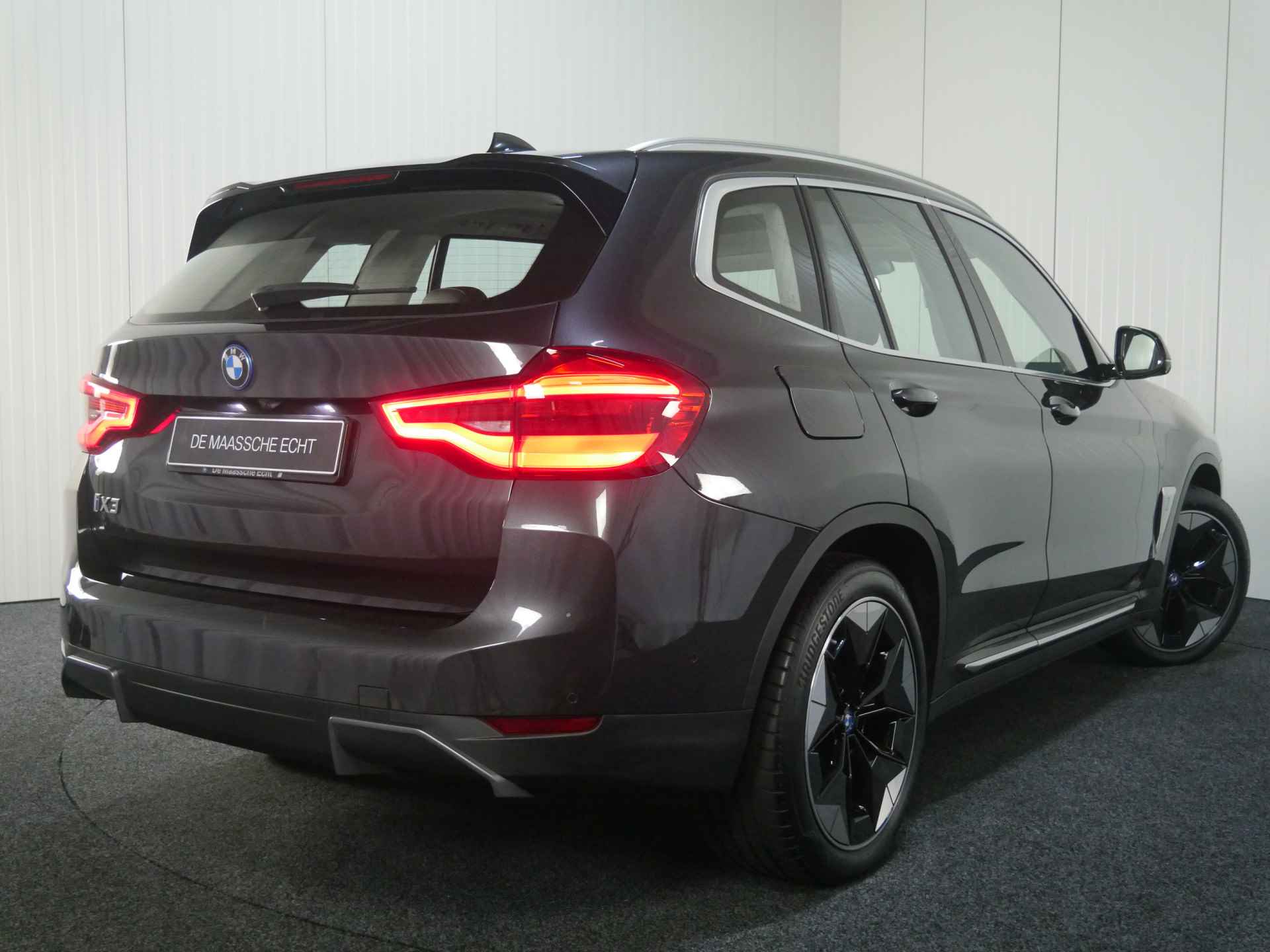 BMW iX3 High Executive / Adaptieve LED / Sportstoelen / Head-Up / Parking Assistant Plus / Gesture Control / Comfort Access - 15/48