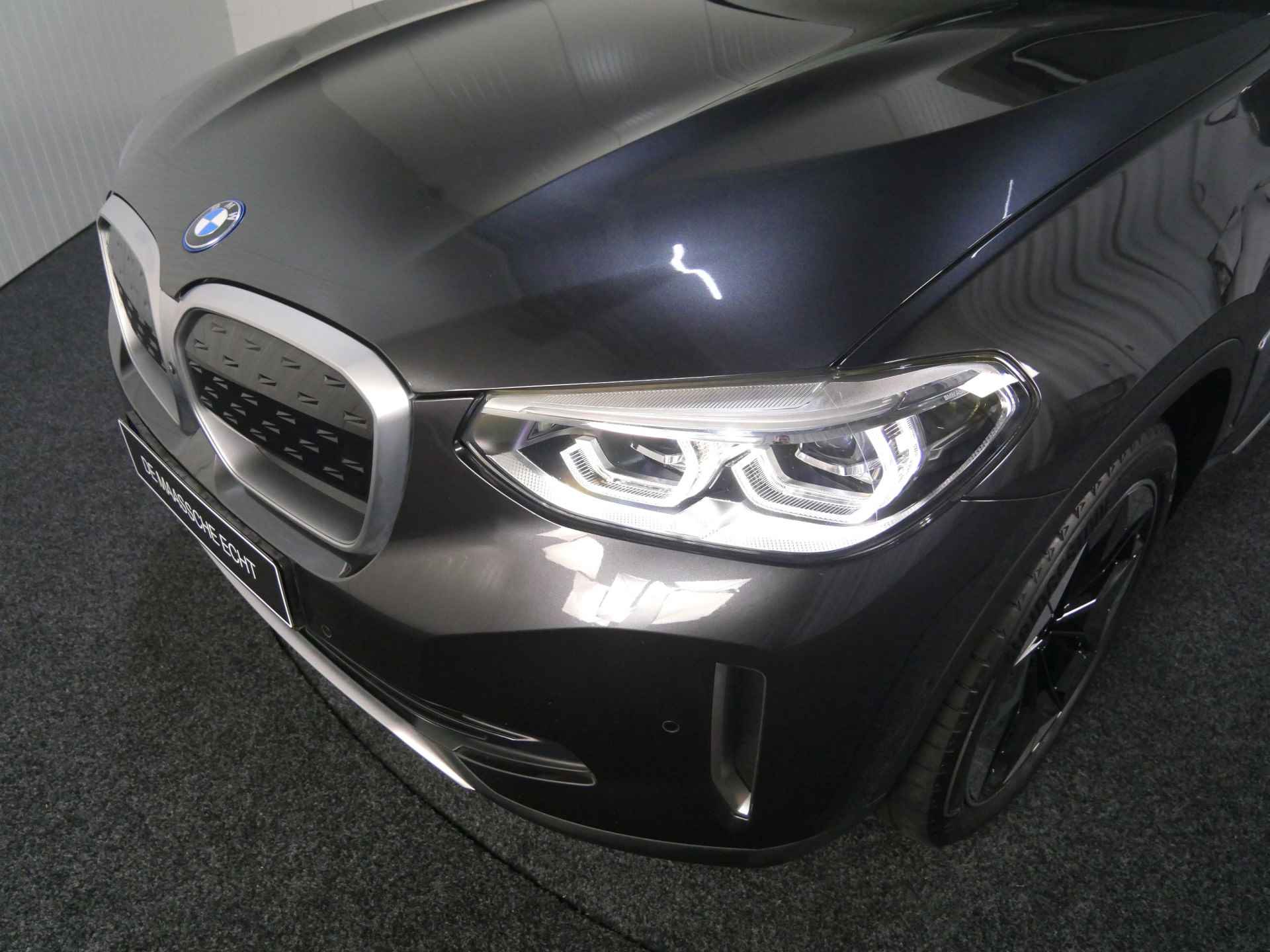 BMW iX3 High Executive / Adaptieve LED / Sportstoelen / Head-Up / Parking Assistant Plus / Gesture Control / Comfort Access - 39/48