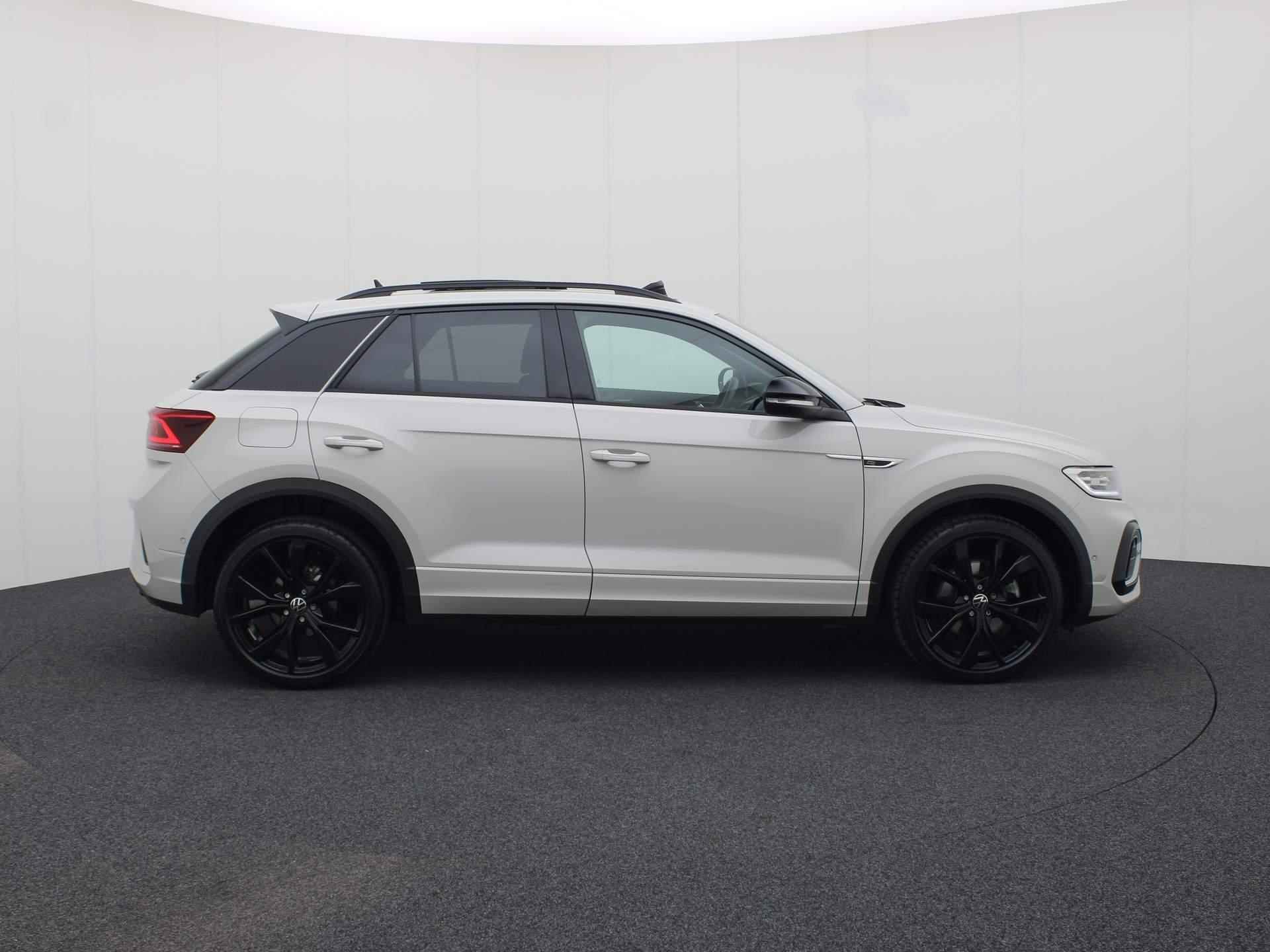 Volkswagen T-Roc 1.5TSI/150PK R-Line Blackstylke DSG · Panoramadak · Parkeersensoren + camera · Stoelverwarming · Garantie tot februari 2026 - 4/48