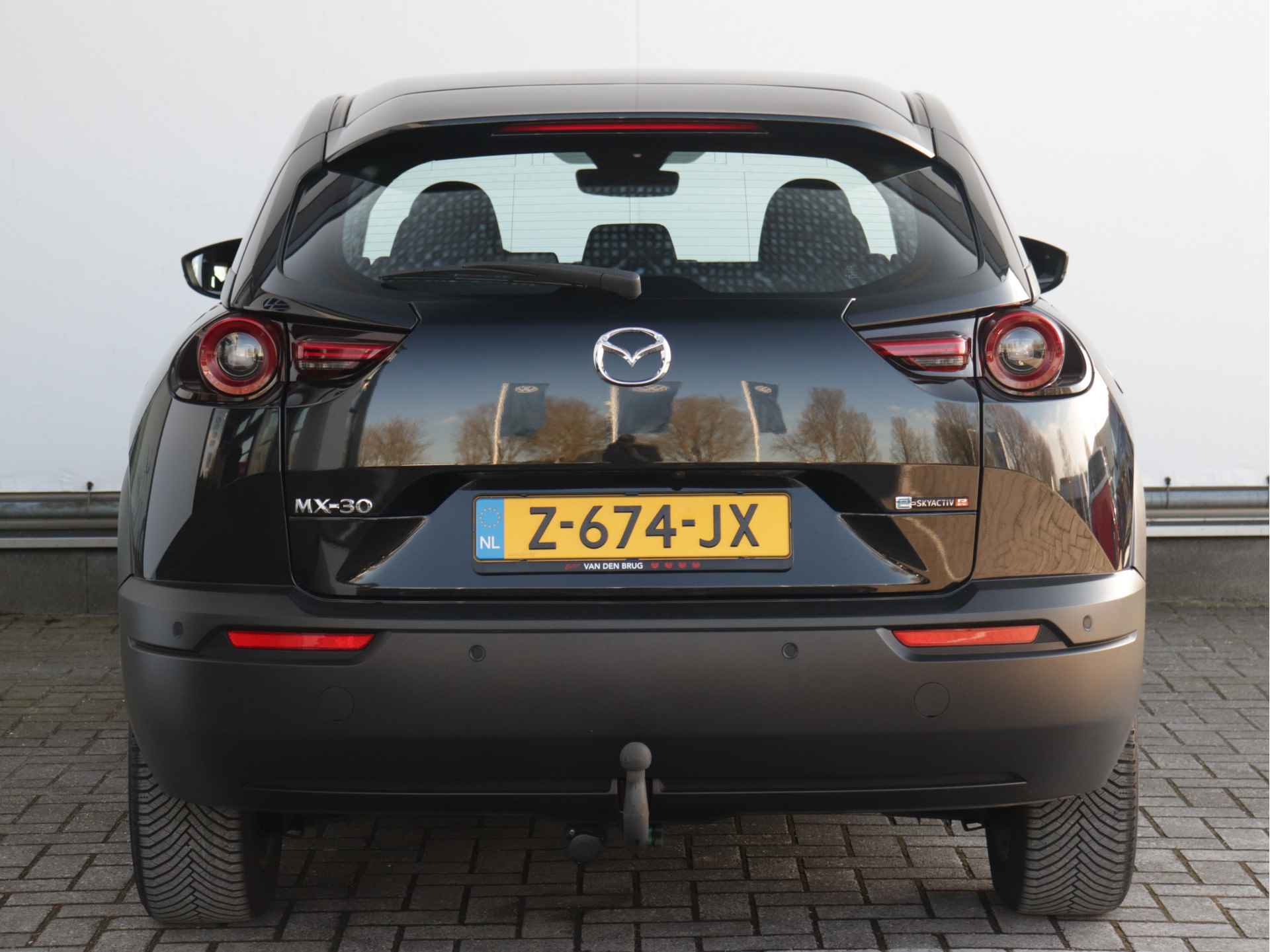 Mazda MX-30 e-SkyActiv R-EV 170 Prime-line 170pk | Camera | Navigatie | Head-up display | NL-auto | BTW-auto | Fabrieksgarantie tot 26-04-2030 of eerder 150.000km - 4/38