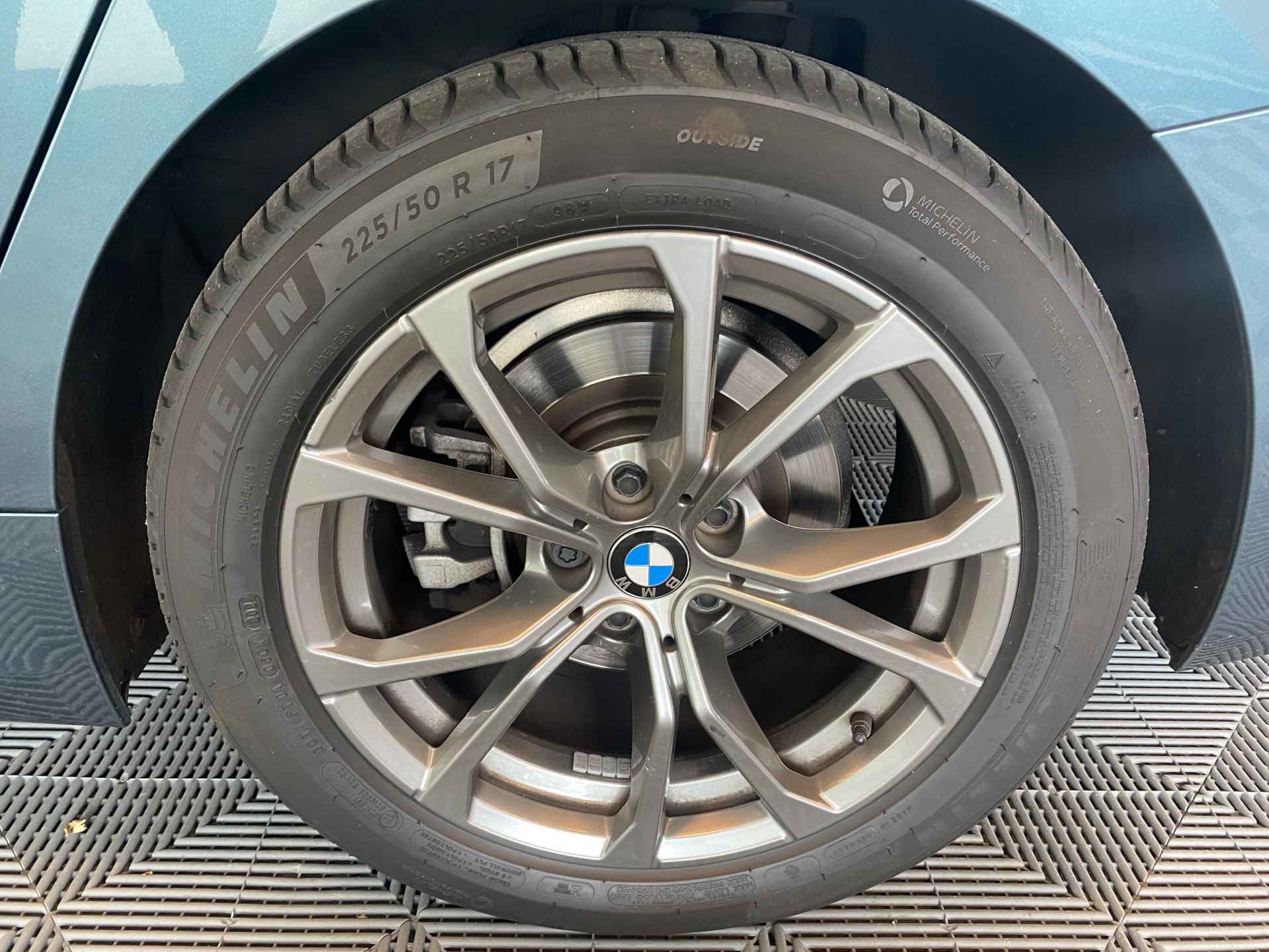 BMW 3 Serie Touring 320i Executive Edition | Automaat | Climate control | Navigatie | Elektrisch wegklapbare trekhaak | - 30/36
