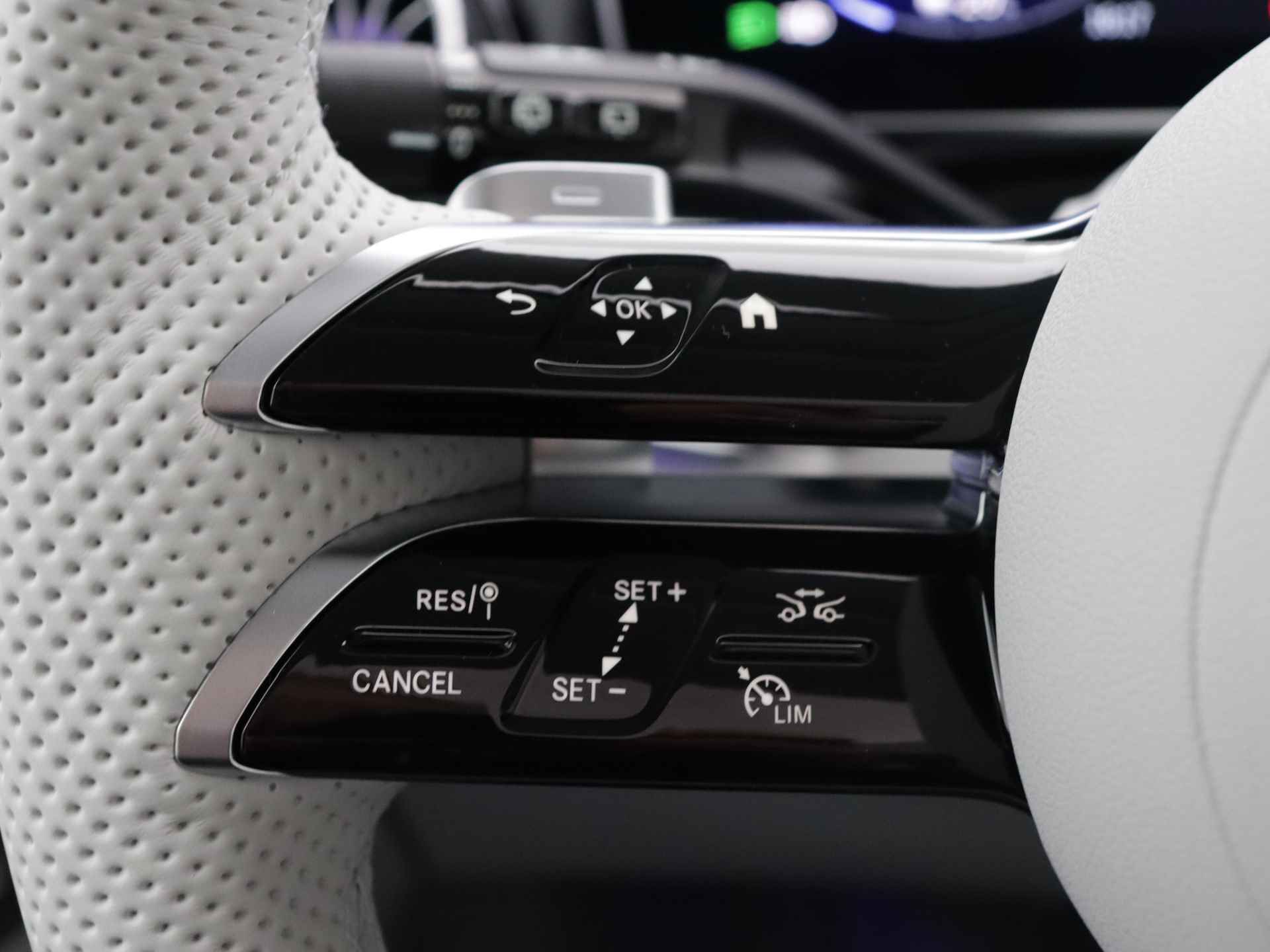 Mercedes-Benz EQE SUV 350+ Sport Edition 96 kWh | Trekhaak | Nightpakket | Premium pakket | Elektrische laadklep | Burmester® 3D-surround sound system | Rijassistentiepakket Plus | KEYLESS GO-comfortpakket | DIGITAL LIGHT | MBUX Augmented reality voor navigatie | - 7/46
