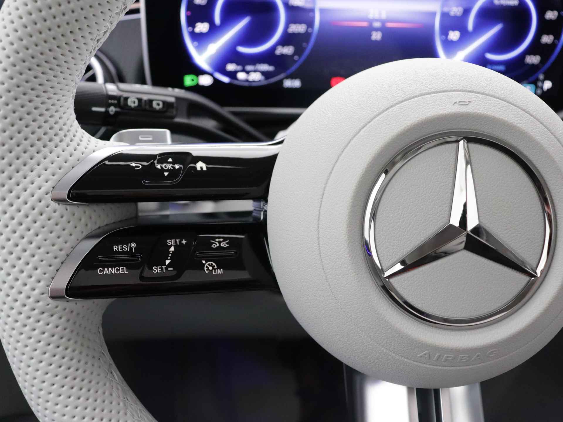 Mercedes-Benz EQE SUV 350+ Sport Edition 96 kWh | Trekhaak | Nightpakket | Premium pakket | Elektrische laadklep | Burmester® 3D-surround sound system | Rijassistentiepakket Plus | KEYLESS GO-comfortpakket | DIGITAL LIGHT | MBUX Augmented reality voor navigatie | - 17/46