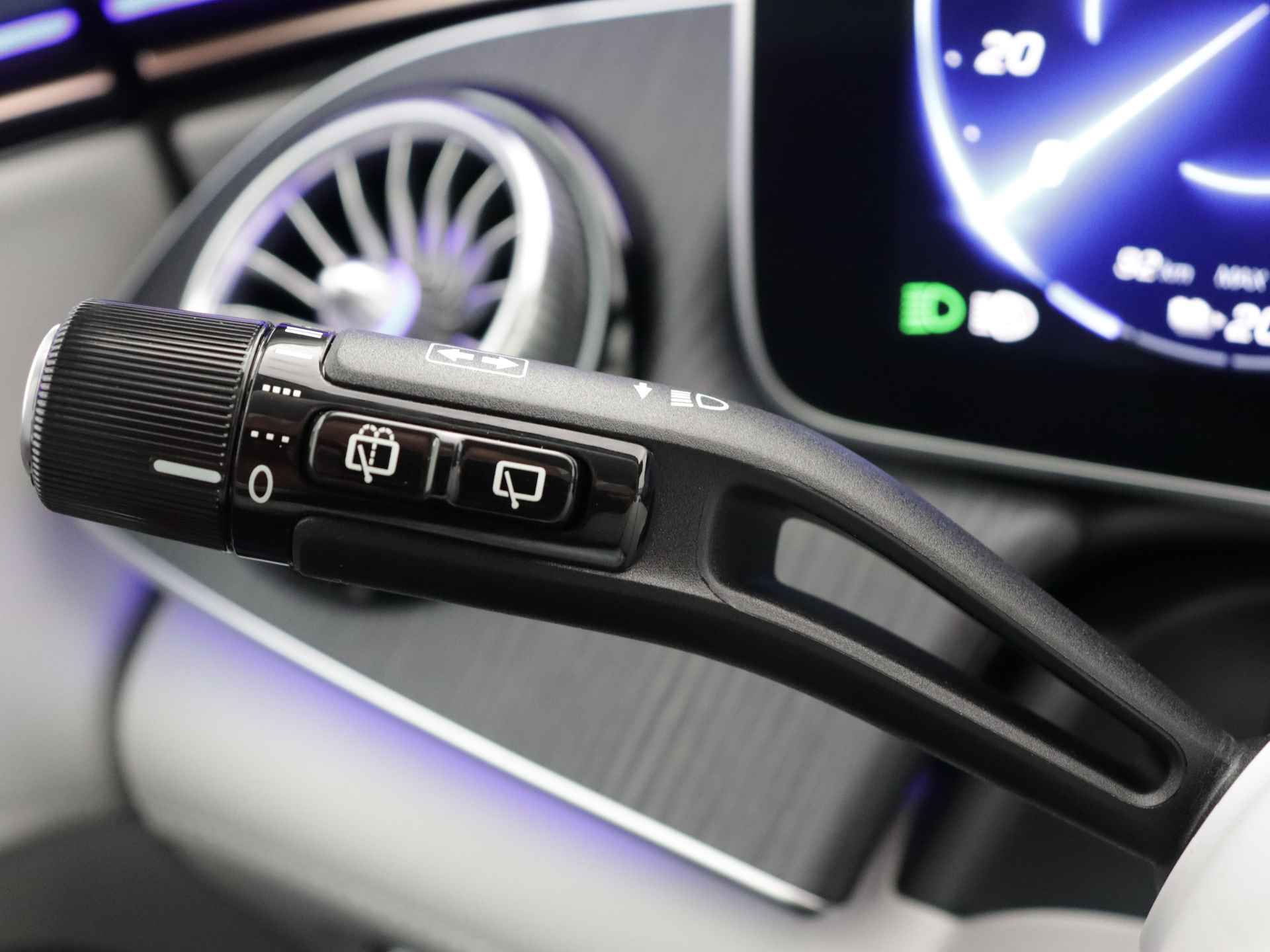 Mercedes-Benz EQE SUV 350+ Sport Edition 96 kWh | Trekhaak | Nightpakket | Premium pakket | Elektrische laadklep | Burmester® 3D-surround sound system | Rijassistentiepakket Plus | KEYLESS GO-comfortpakket | DIGITAL LIGHT | MBUX Augmented reality voor navigatie | - 19/46