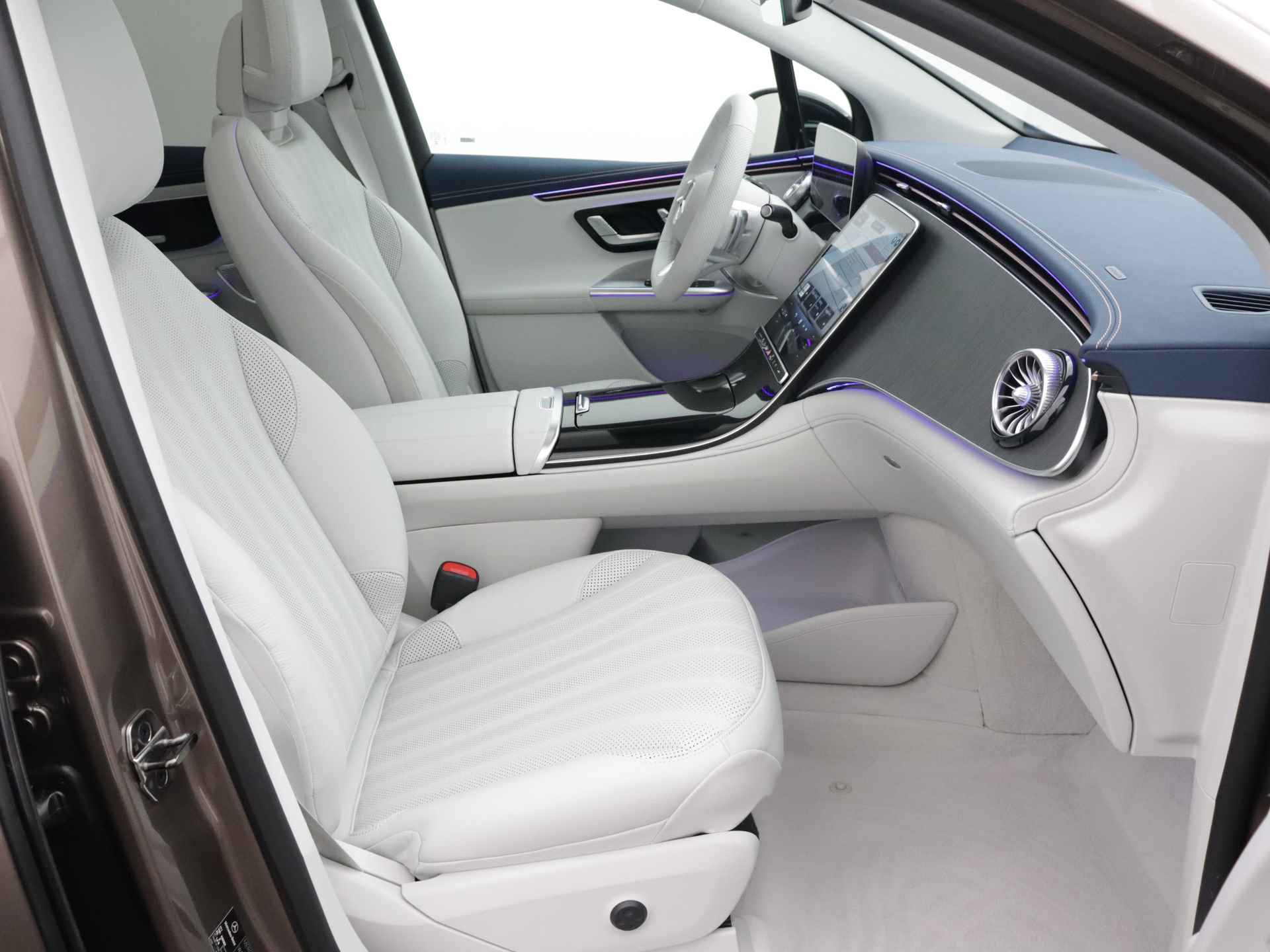 Mercedes-Benz EQE SUV 350+ Sport Edition 96 kWh | Trekhaak | Nightpakket | Premium pakket | Elektrische laadklep | Burmester® 3D-surround sound system | Rijassistentiepakket Plus | KEYLESS GO-comfortpakket | DIGITAL LIGHT | MBUX Augmented reality voor navigatie | - 25/46