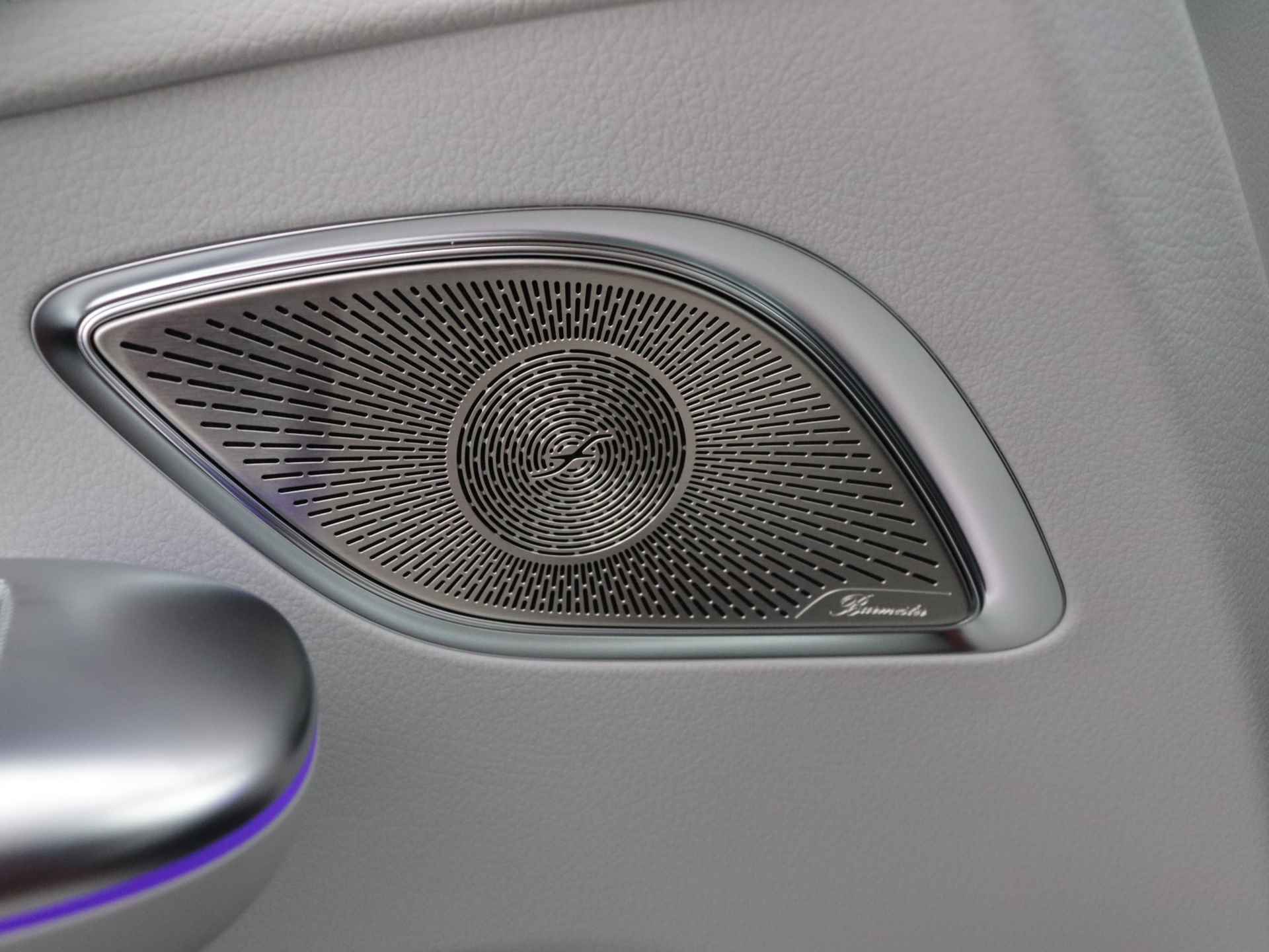 Mercedes-Benz EQE SUV 350+ Sport Edition 96 kWh | Trekhaak | Nightpakket | Premium pakket | Elektrische laadklep | Burmester® 3D-surround sound system | Rijassistentiepakket Plus | KEYLESS GO-comfortpakket | DIGITAL LIGHT | MBUX Augmented reality voor navigatie | - 42/46