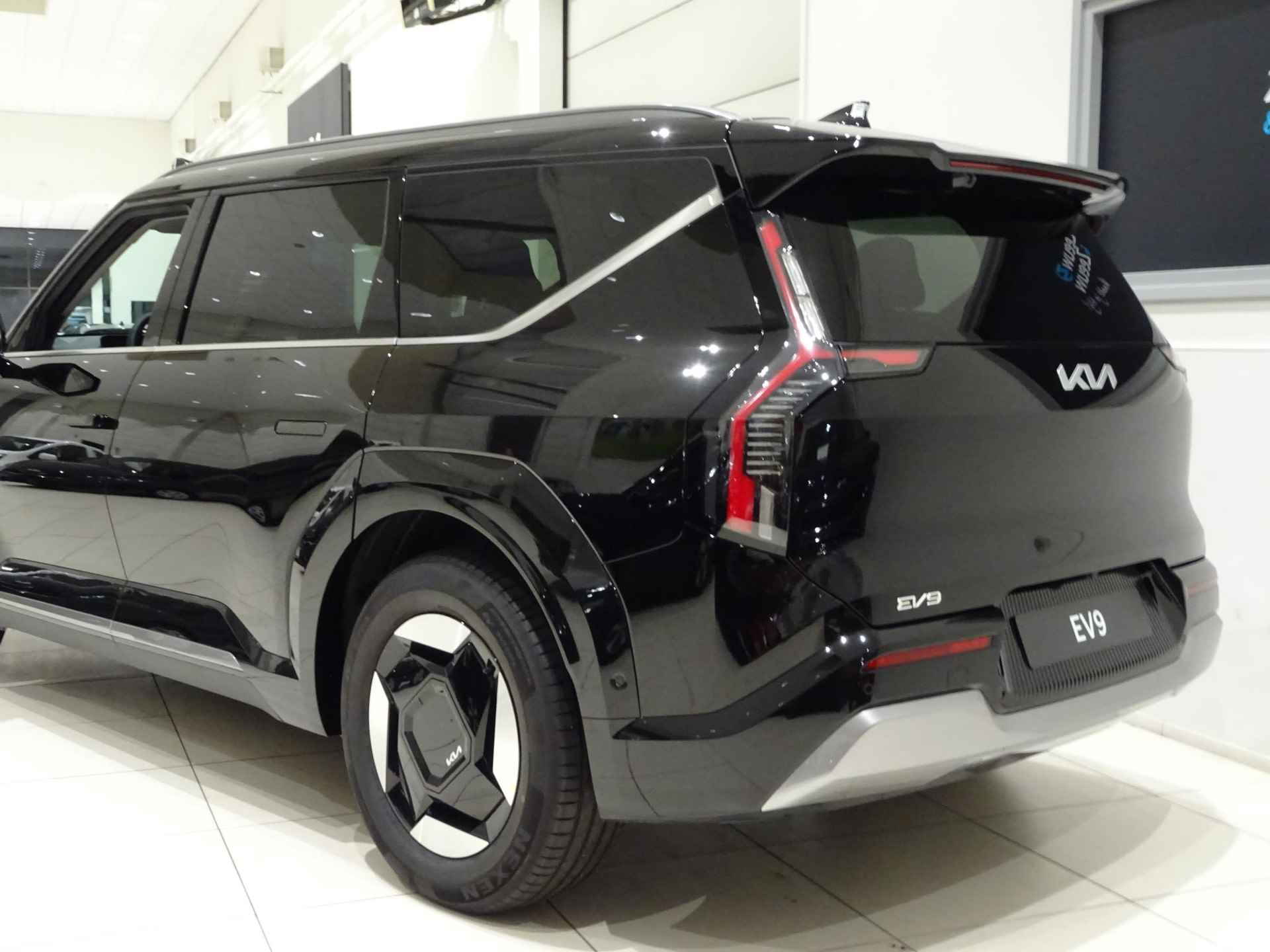 Kia EV9 Launch Edition 99.8 kWh privatelease v.a. 894,00  p.m. - 7/32