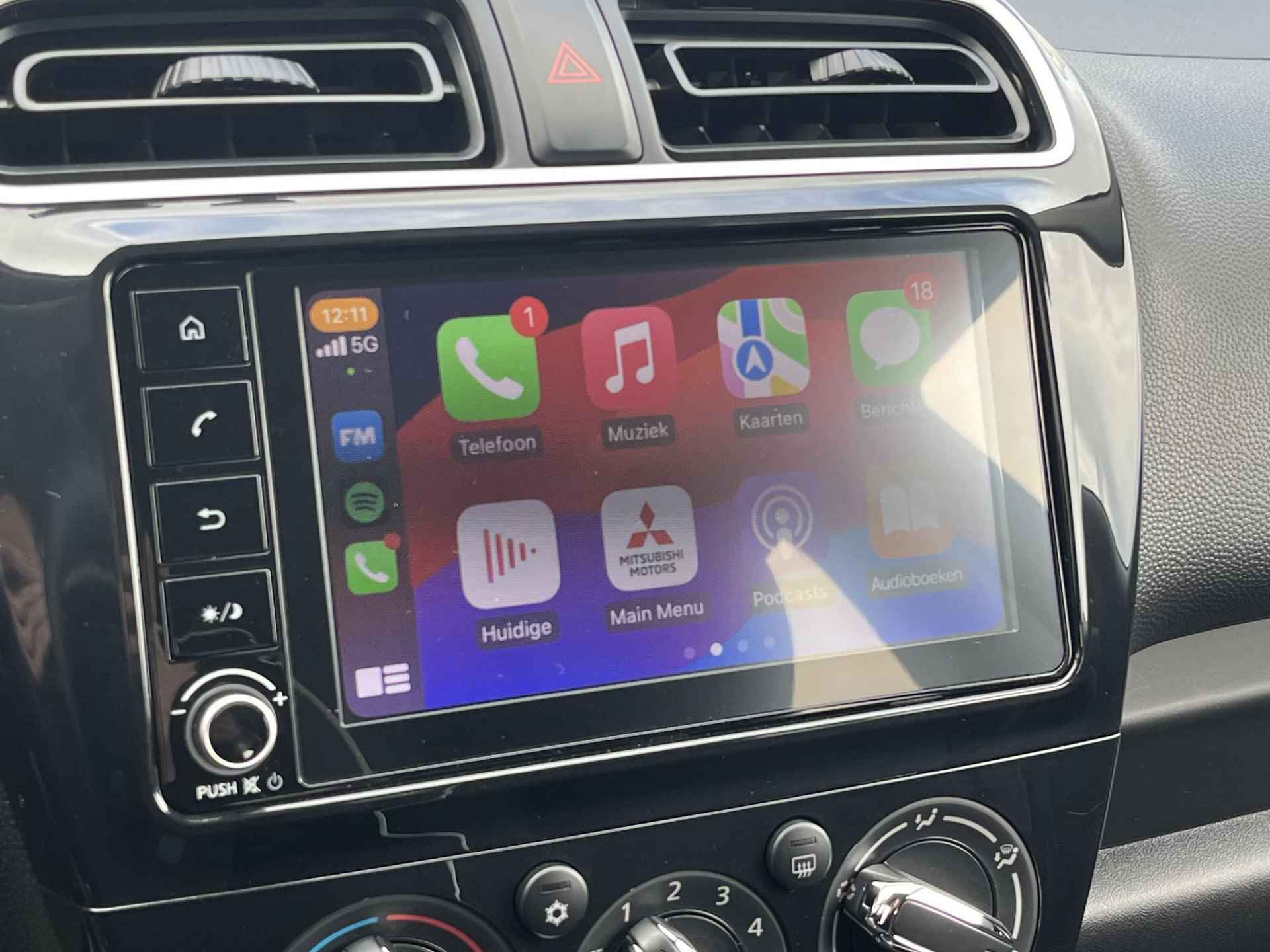 Mitsubishi Space Star 1.2 71PK Dynamic / Apple carplay & Android auto / Achteruitrijcamera / Stoelverwarming / Cruise control - 11/45