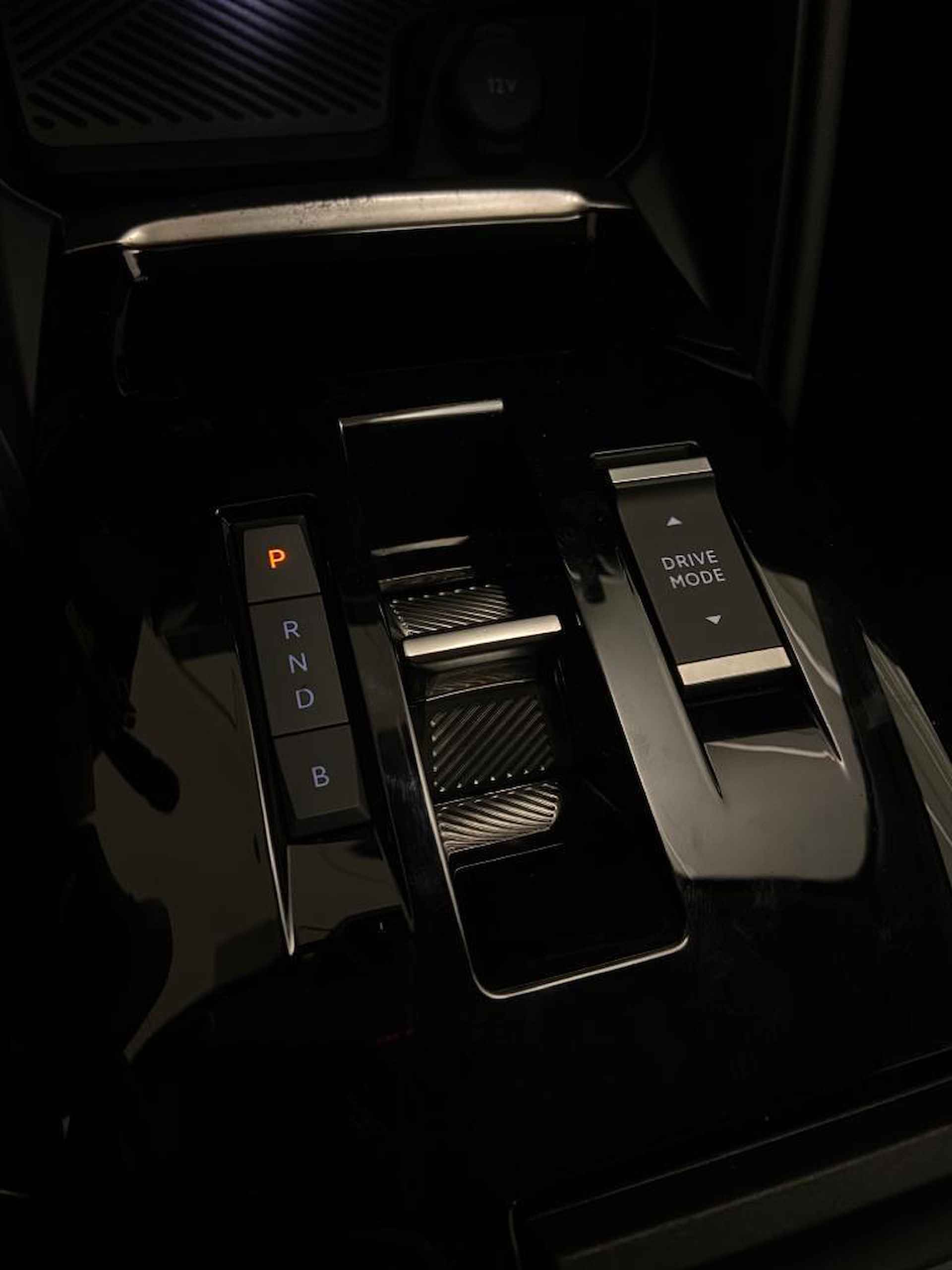 Citroen Ë-C4 Feel Pack 50 kWh | Apple Carplay/Android Auto | Camera | Slechts 7000km! - 7/17