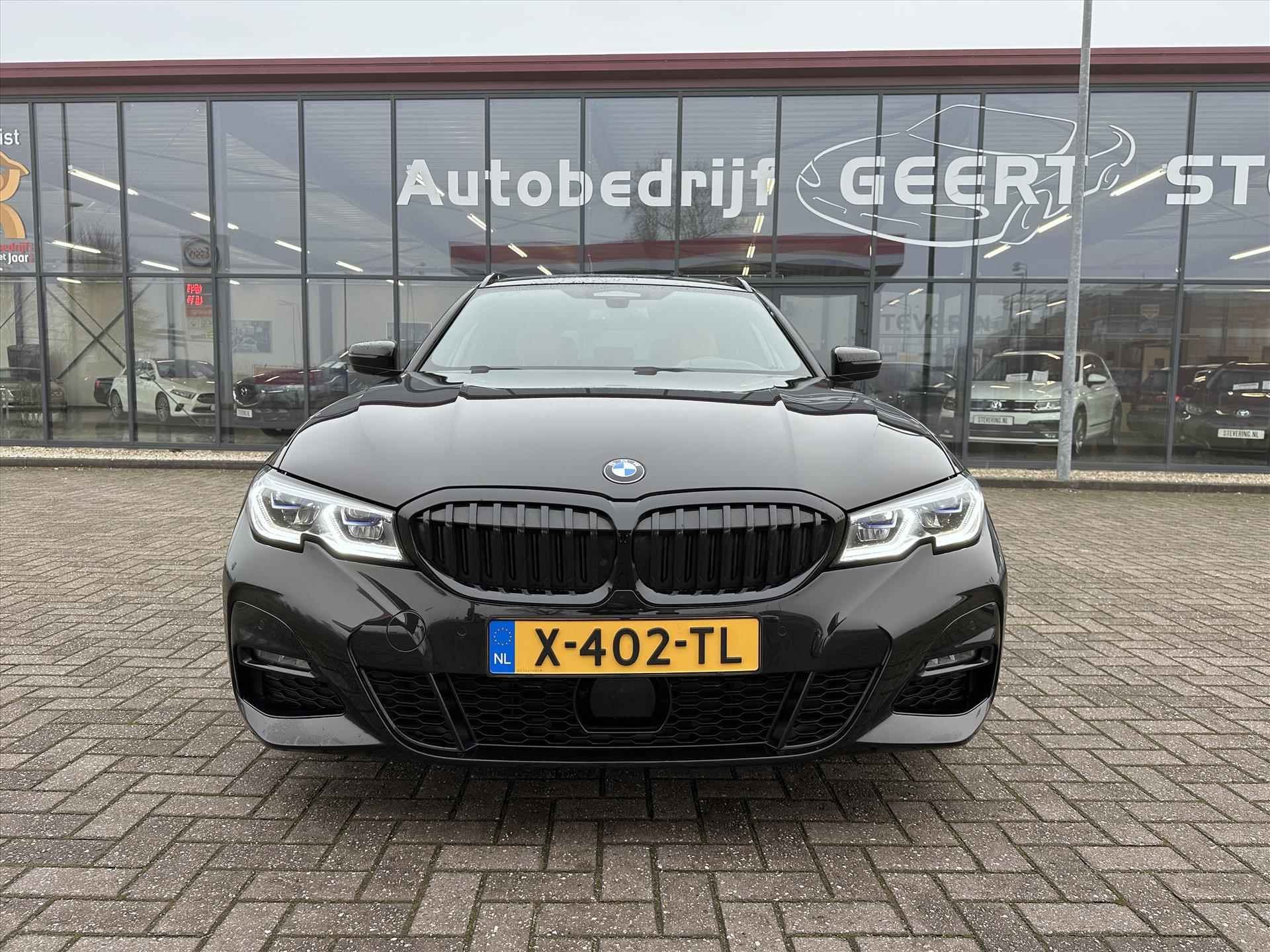 BMW 3-Serie Touring (g21) 330e Touring 292pk / M-Sport Individuel / Lazer / Leder / Pano - 45/68