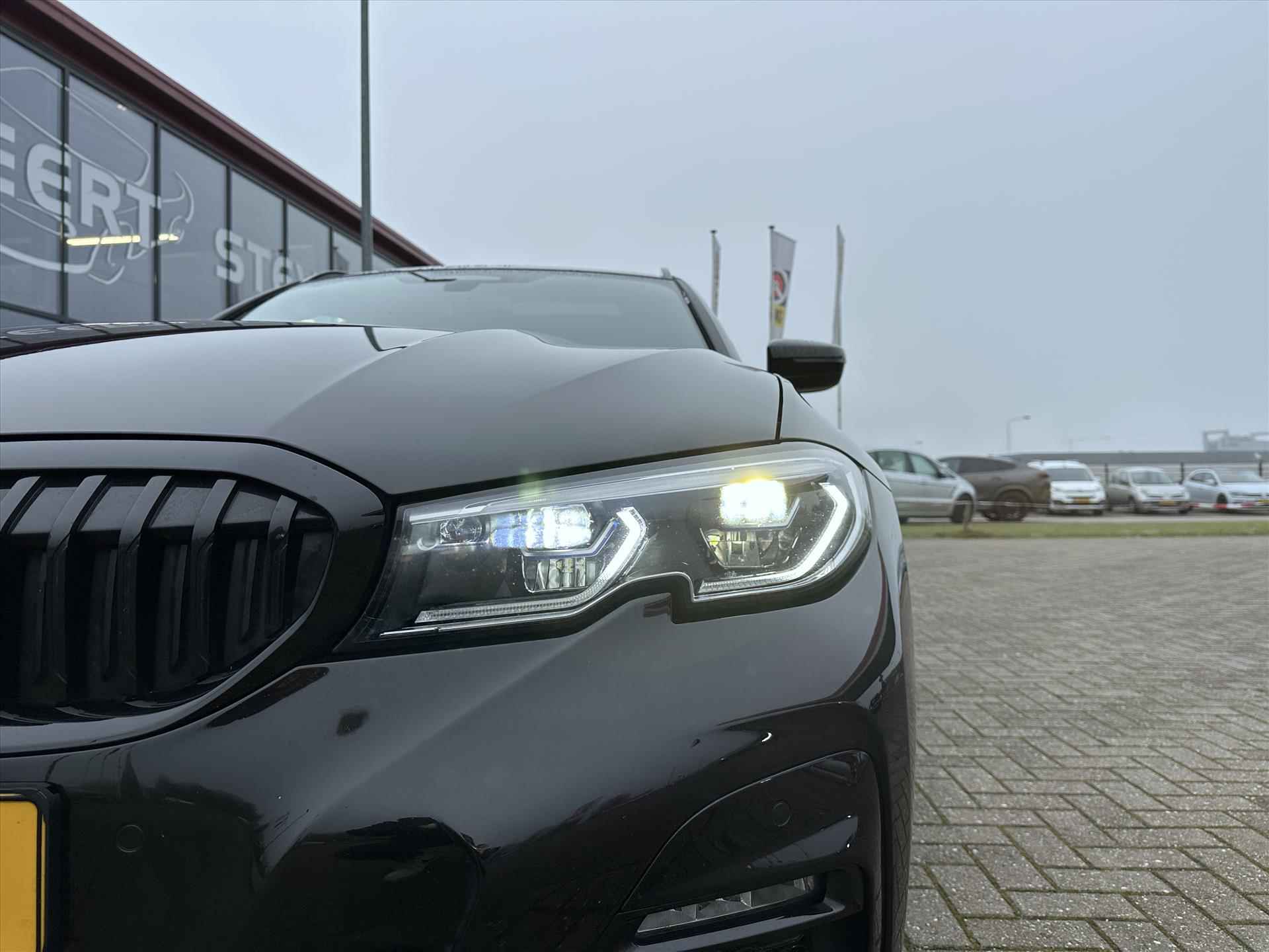 BMW 3-Serie Touring (g21) 330e Touring 292pk / M-Sport Individuel / Lazer / Leder / Pano - 54/68