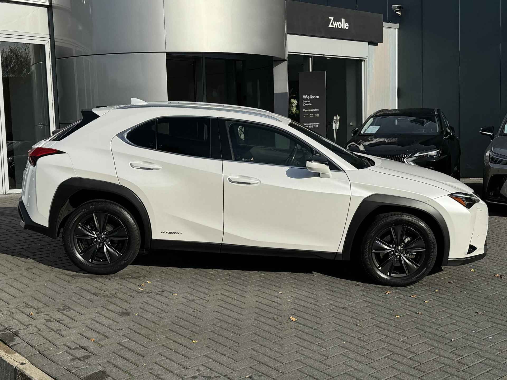 Lexus UX 250h First Edition NL-AUTO TRIPLE-LED STOELVERW PARK-SENSOR DAB+ - 2/34