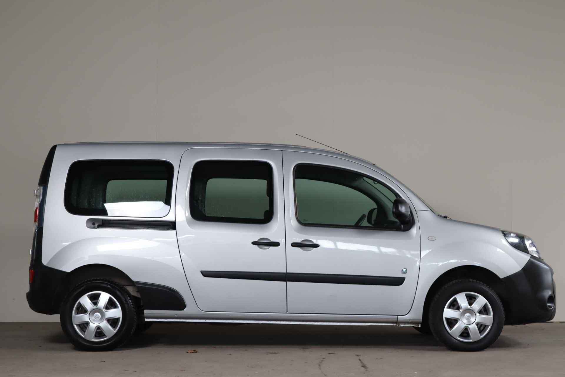 Renault Kangoo Express Z.E. Maxi 5-Persoon's LET OP BEPERKT RIJBEREIK !! - 4/24