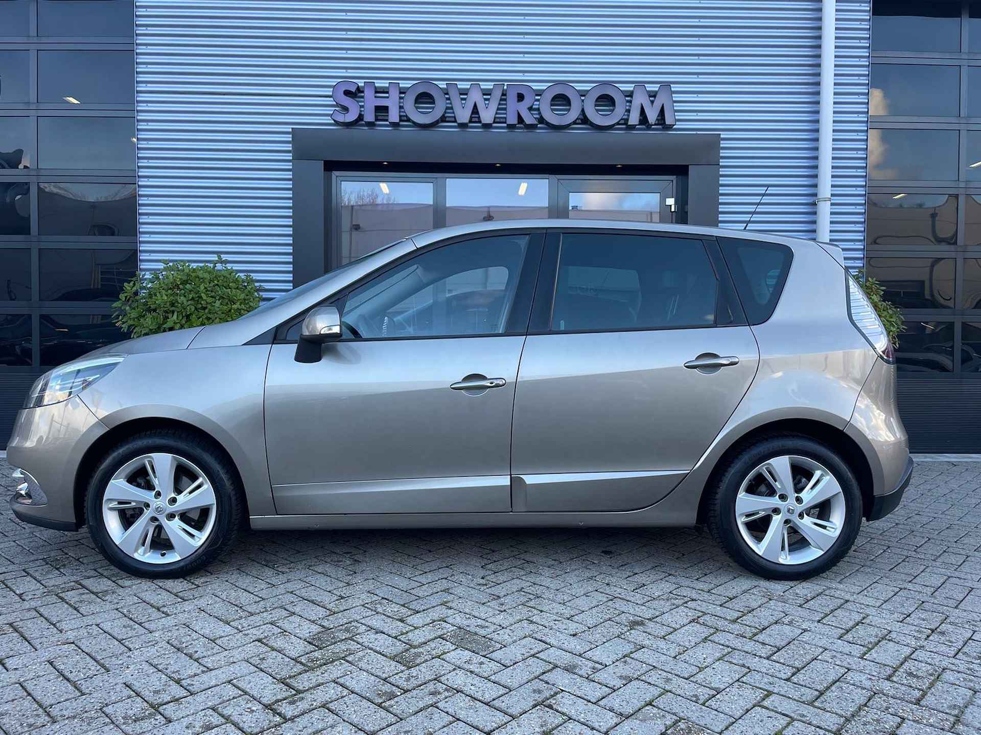 Renault Scénic 2.0 Bose Automaat|Navi|Cruise|Trekhaak|Stoelverwarming - 3/26