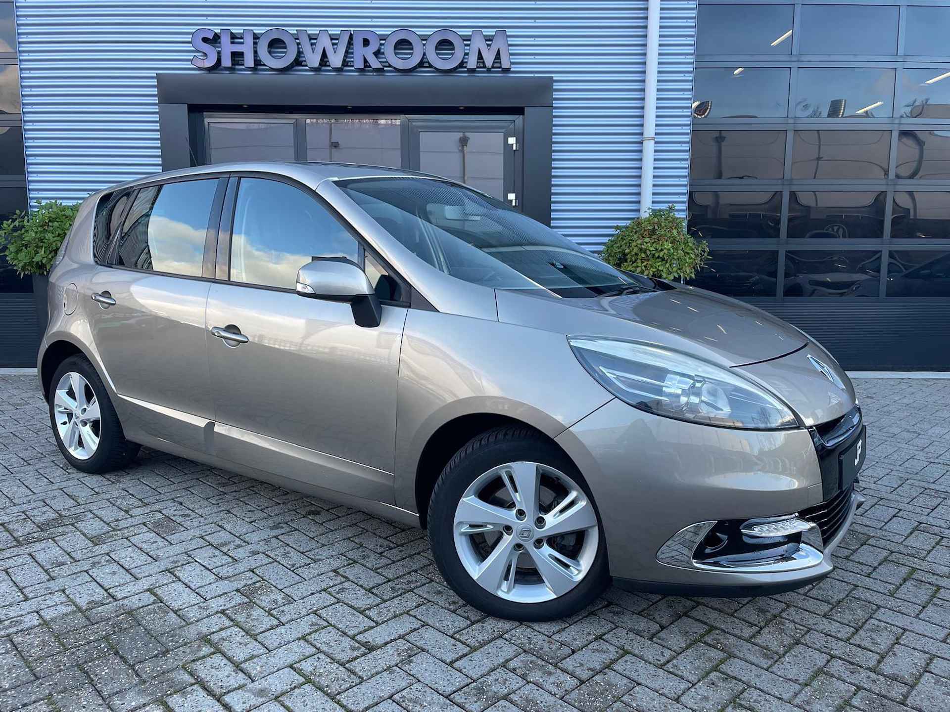 Renault Scénic 2.0 Bose Automaat|Navi|Cruise|Trekhaak|Stoelverwarming - 9/26