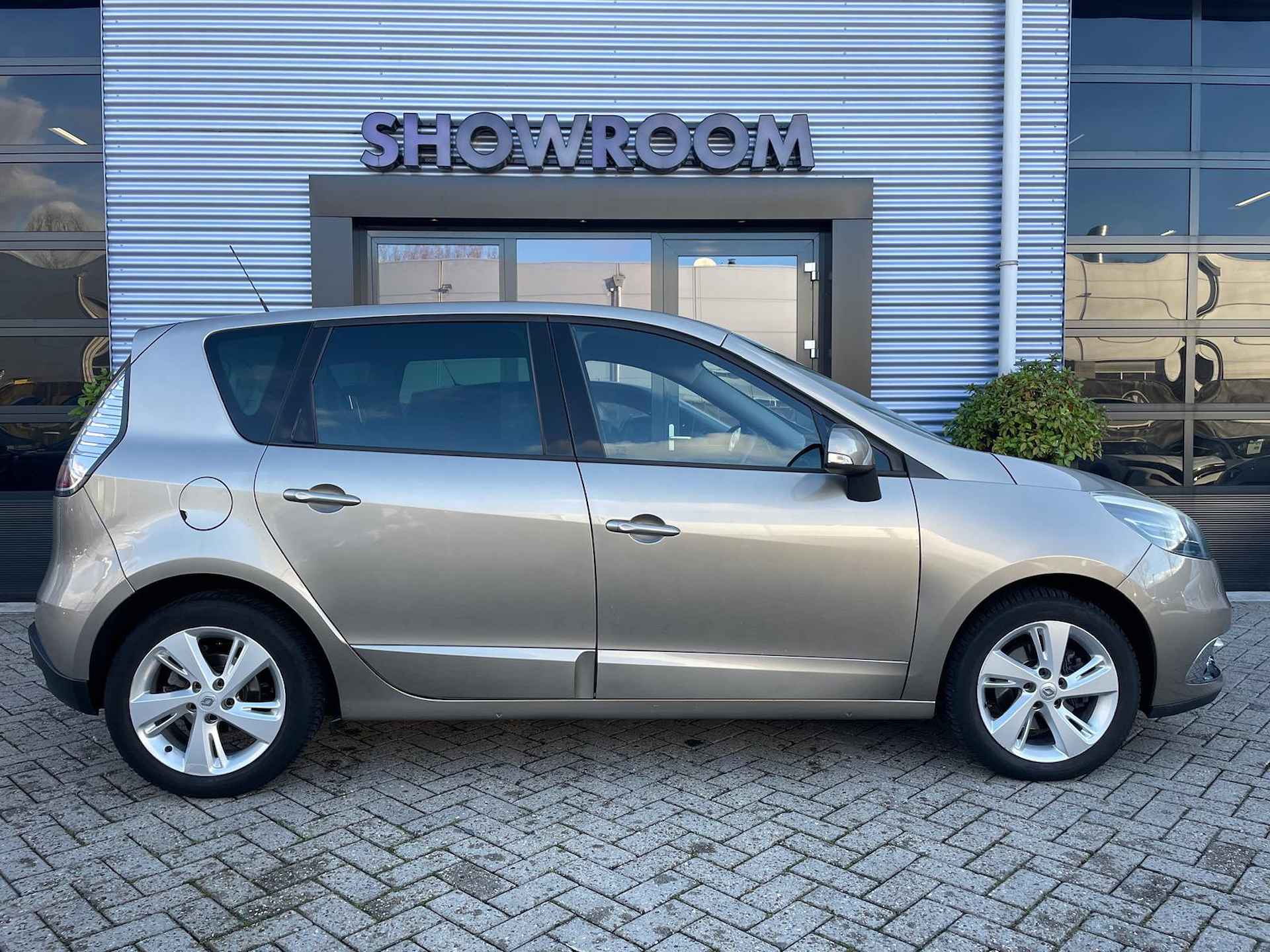 Renault Scénic 2.0 Bose Automaat|Navi|Cruise|Trekhaak|Stoelverwarming - 10/26