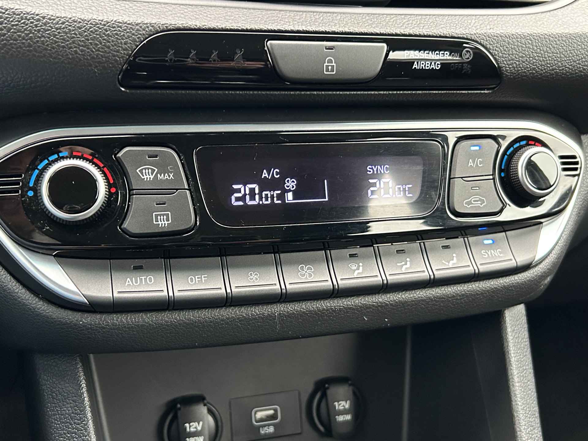 Hyundai i30 Wagon 1.0 T-GDi MHEV Comfort Smart | Navigatie | Camera | Climate Control | Lichtmetalen Velgen | - 28/42