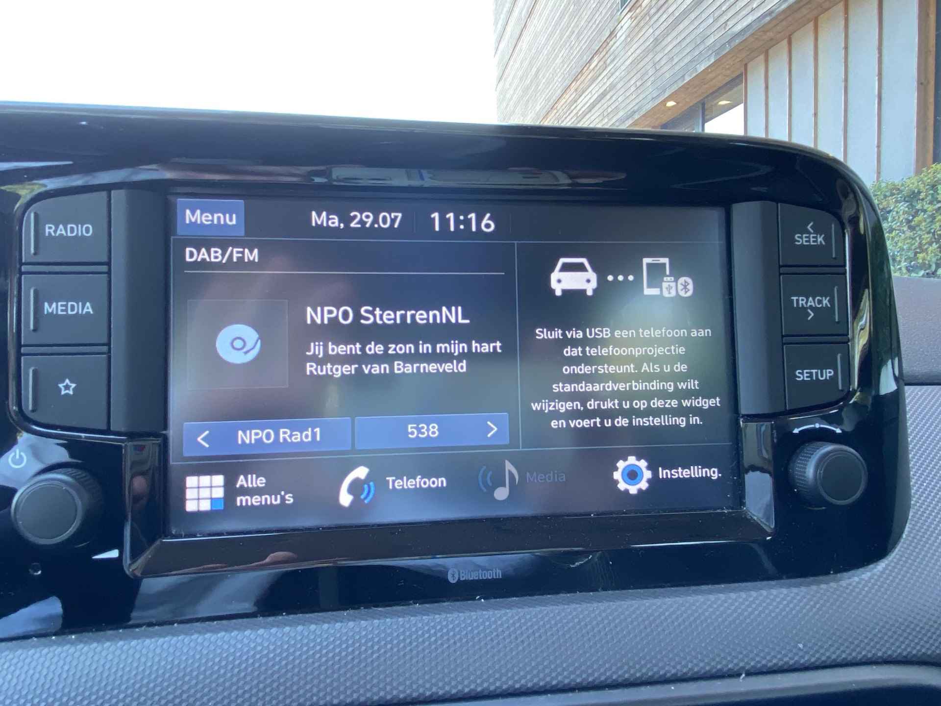 Hyundai i10 1.0 Comfort APPLE CARPLAY & ANDROID AUTO | VERMOEIDHEIDSHERKENNING | - 21/37