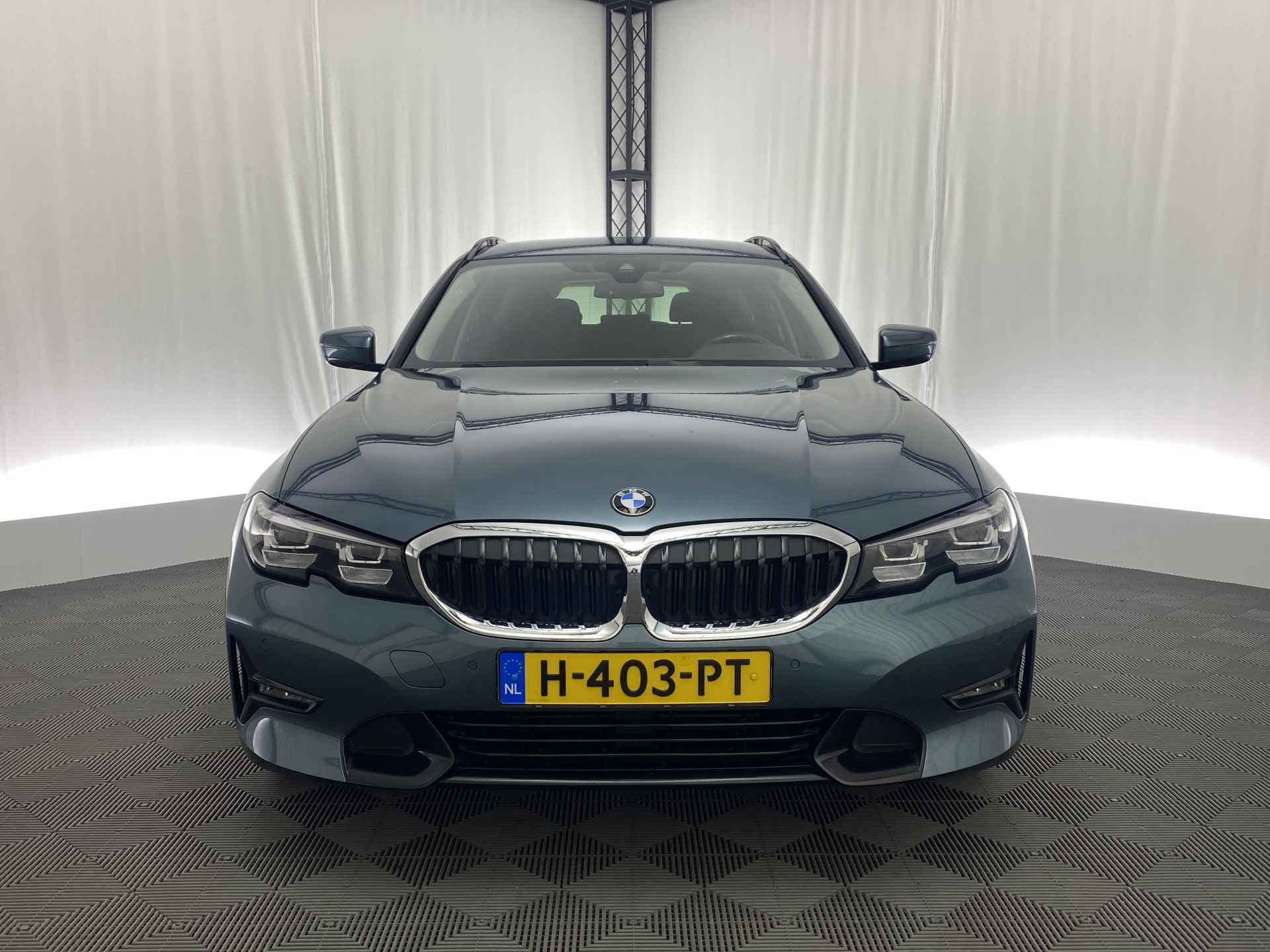 BMW 3 Serie Touring 320i Executive Edition Automaat | Elek. Trekhaak | Apple Carplay | Navi | Cruise Control | DAB | - 3/37