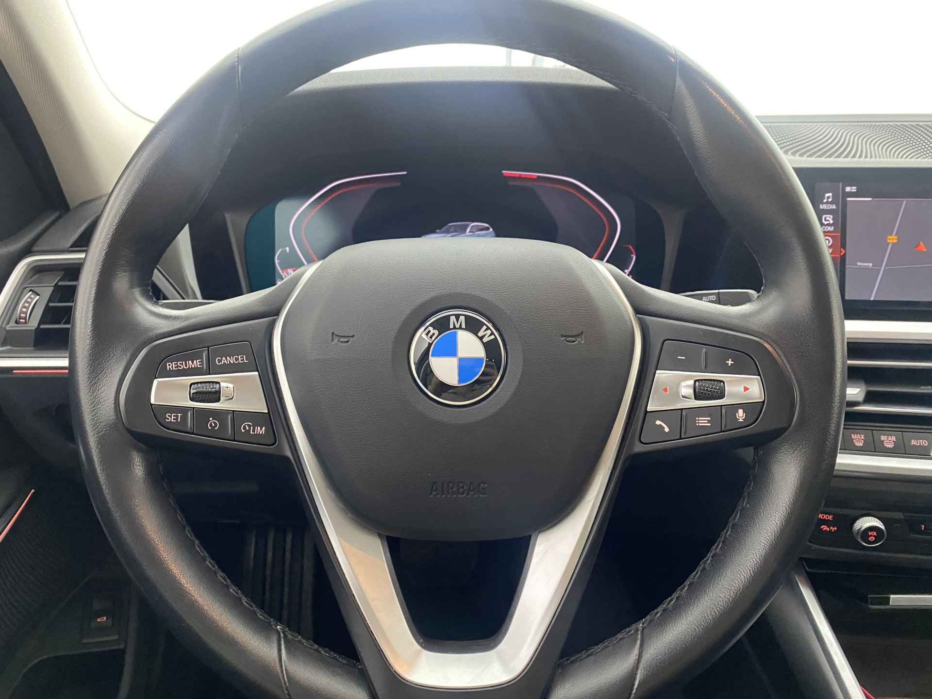 BMW 3 Serie Touring 320i Executive Edition Automaat | Elek. Trekhaak | Apple Carplay | Navi | Cruise Control | DAB | - 15/37