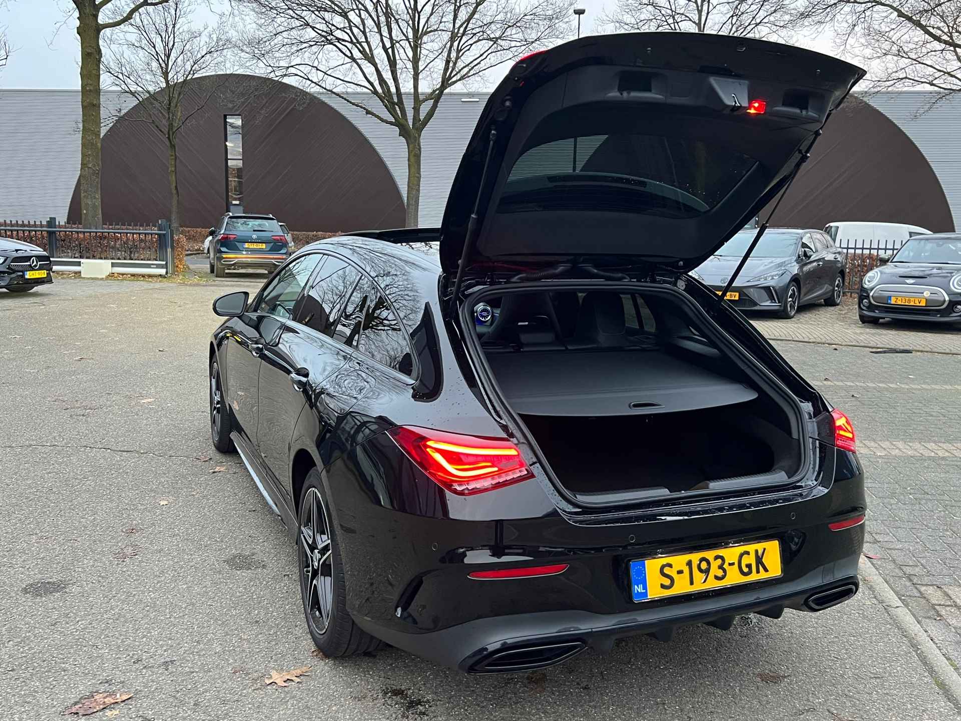 Mercedes-Benz CLA-klasse Shooting Brake 250 e Premium Plus VAN 33.900 VOOR 30.877 EINDEJAARSVOORDEEL 3.023 - 16/19