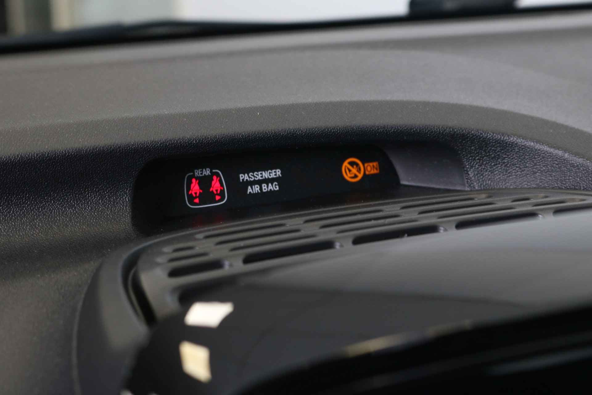 Peugeot 108 1.0 e-VTi Allure 72pk | Climate control | LMV 15' | Apple Carplay/Android Auto | LED dagrijverlichting | DAB | - 27/39