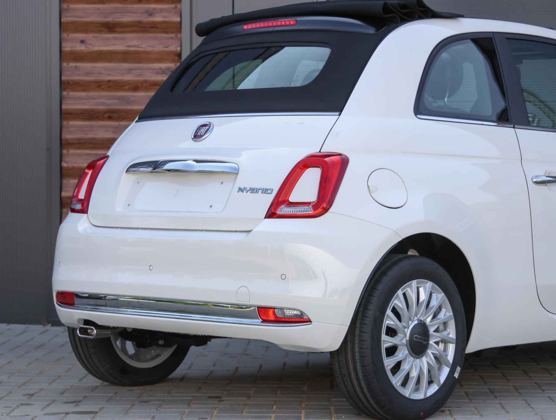 Fiat 500 C 69pk Hybrid Dolcevita Finale (Direct rijden!!/Climate/AppleCarPlay/15"LMV Velg/7"scherm!!) - 35/39