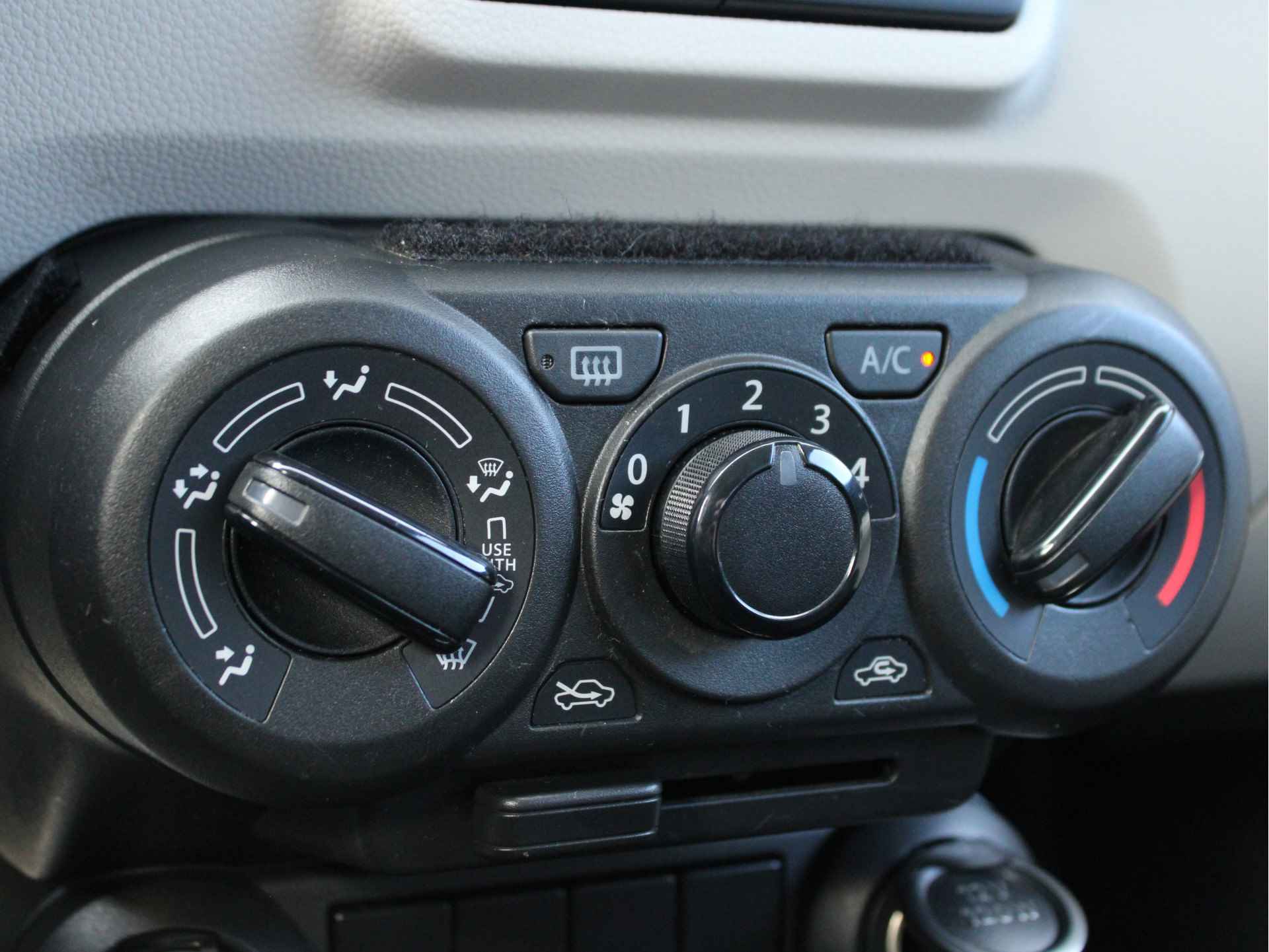Suzuki Ignis 1.2 Select Navigatie, Airco, Bluetooth, Achteruitrijcamera, DAB Radio, Stoelverwarming Voor - 21/39