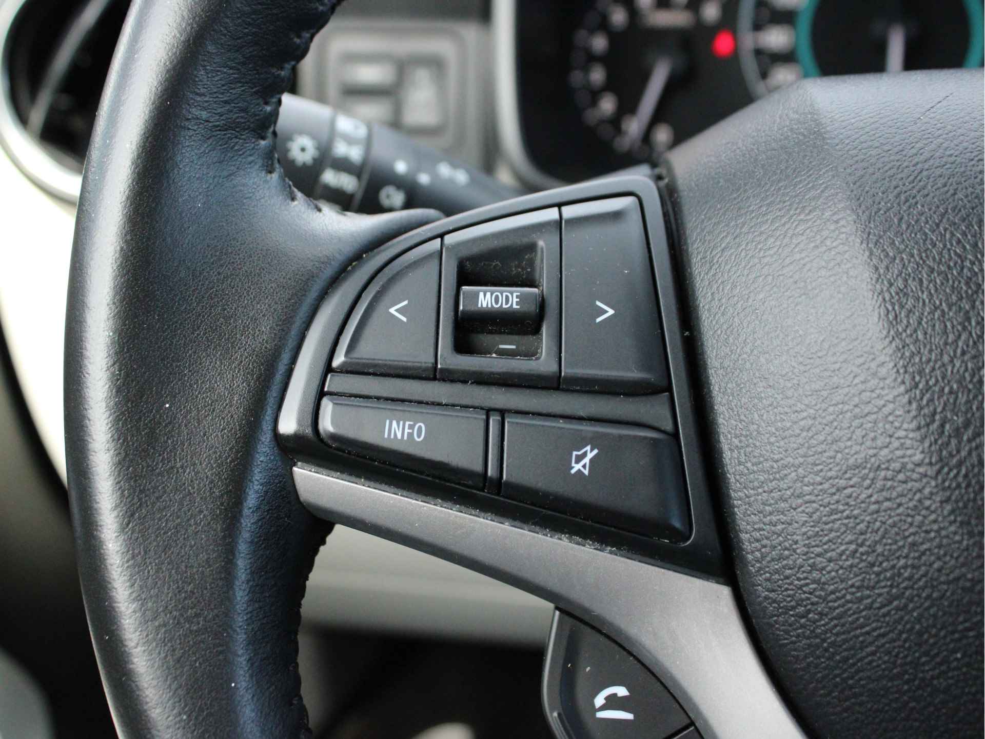 Suzuki Ignis 1.2 Select Navigatie, Airco, Bluetooth, Achteruitrijcamera, DAB Radio, Stoelverwarming Voor - 29/39